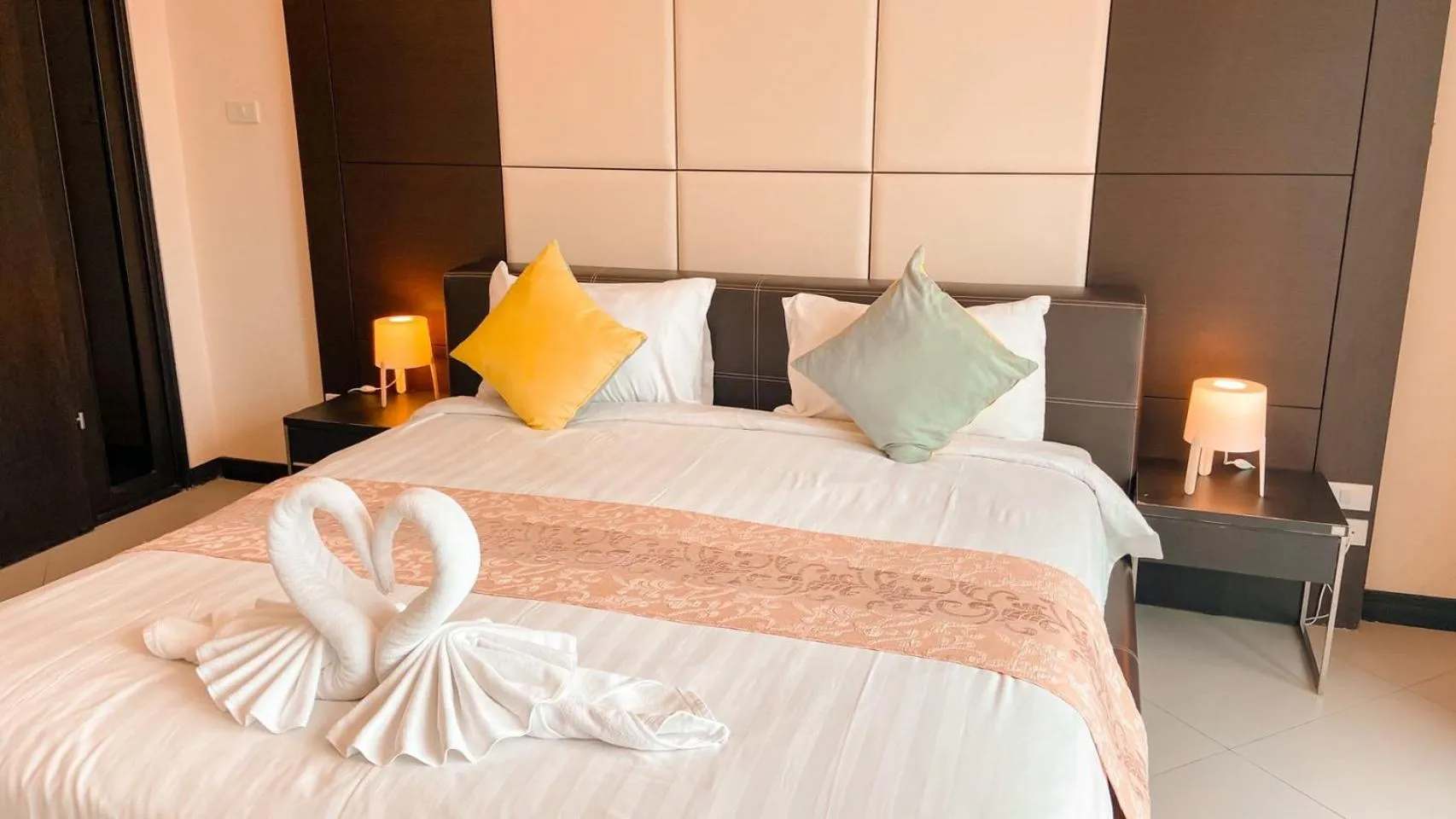 Bed in Hidden Palm Pool Villas