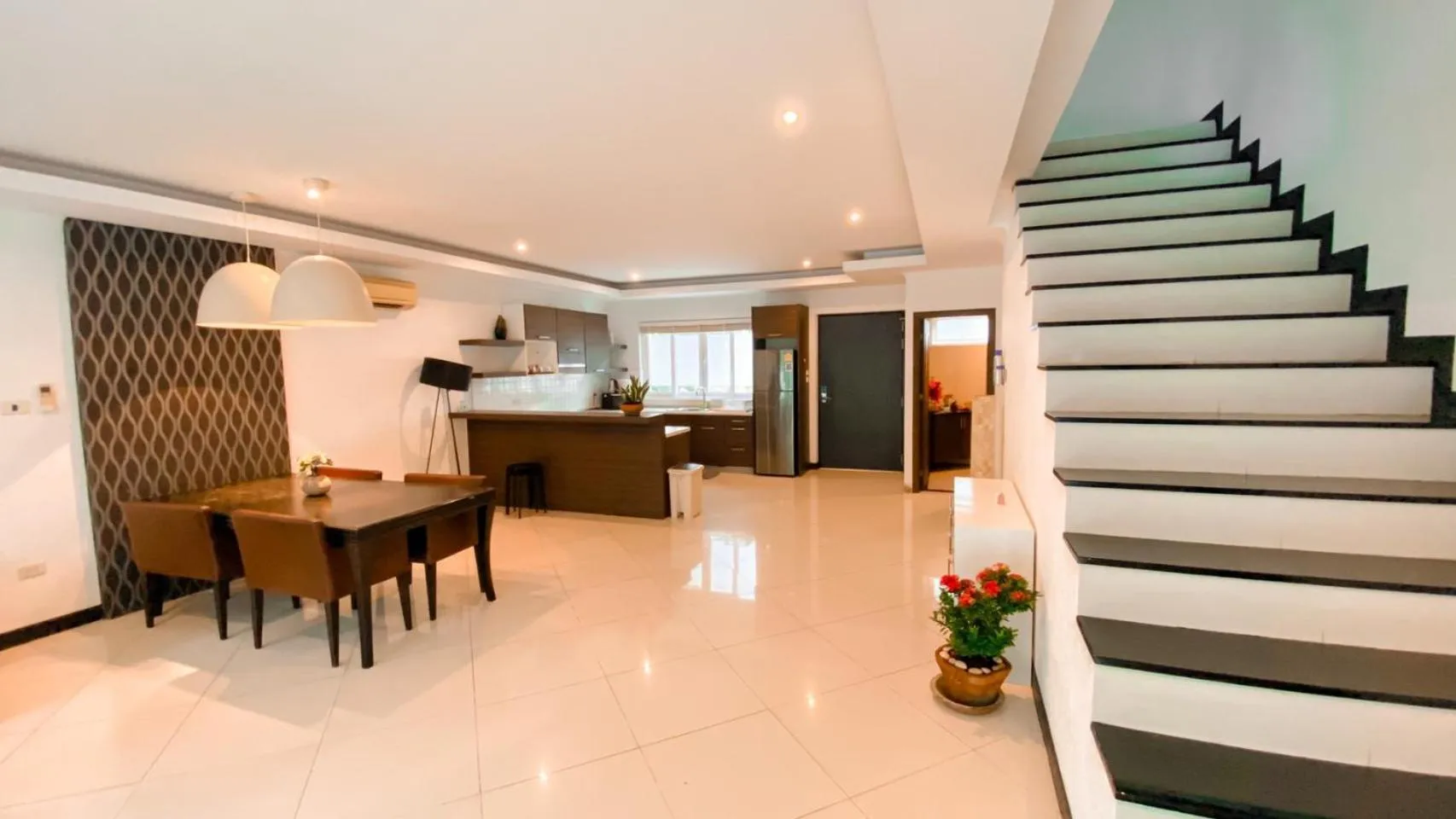 Dining area in Hidden Palm Pool Villas