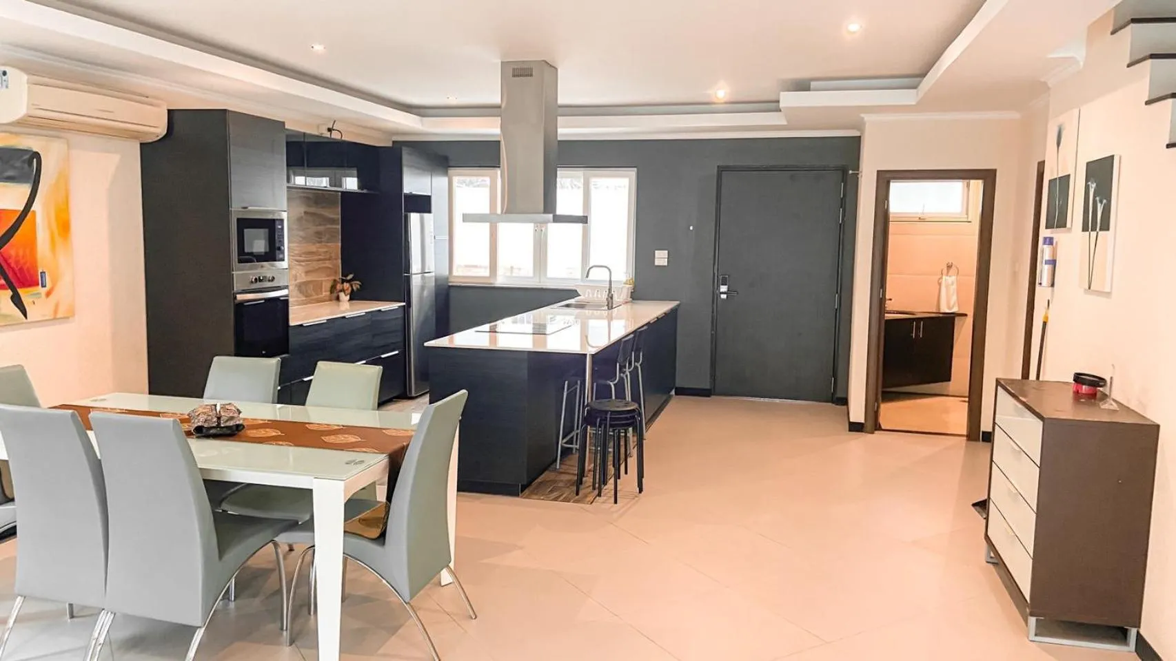 Dining area in Hidden Palm Pool Villas