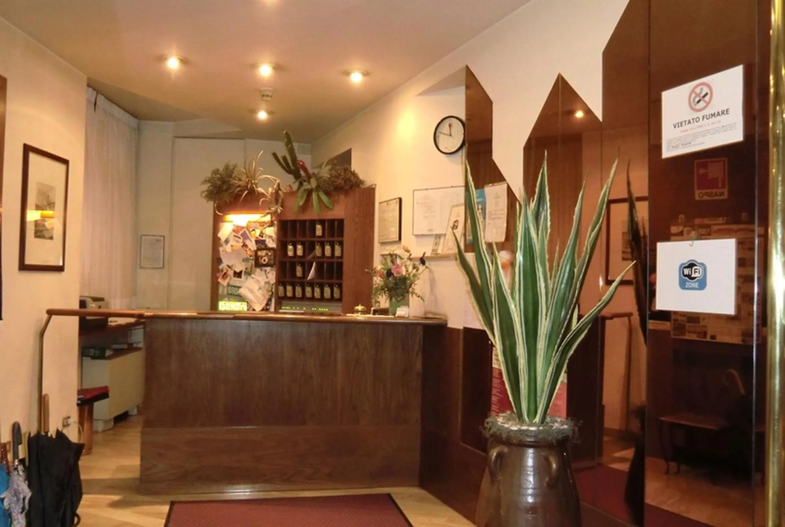 Shower in Hotel Giardino