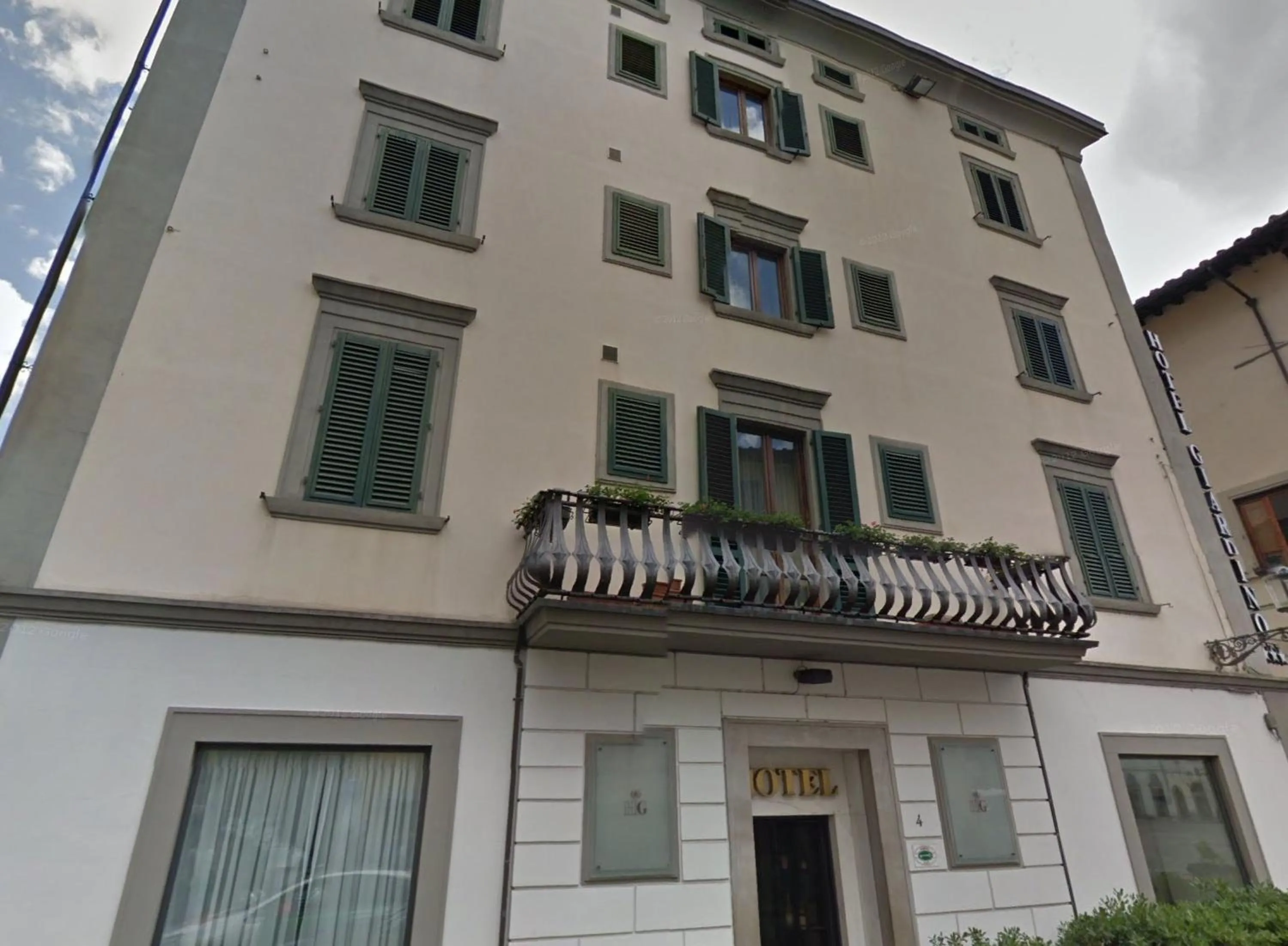 Shower in Hotel Giardino