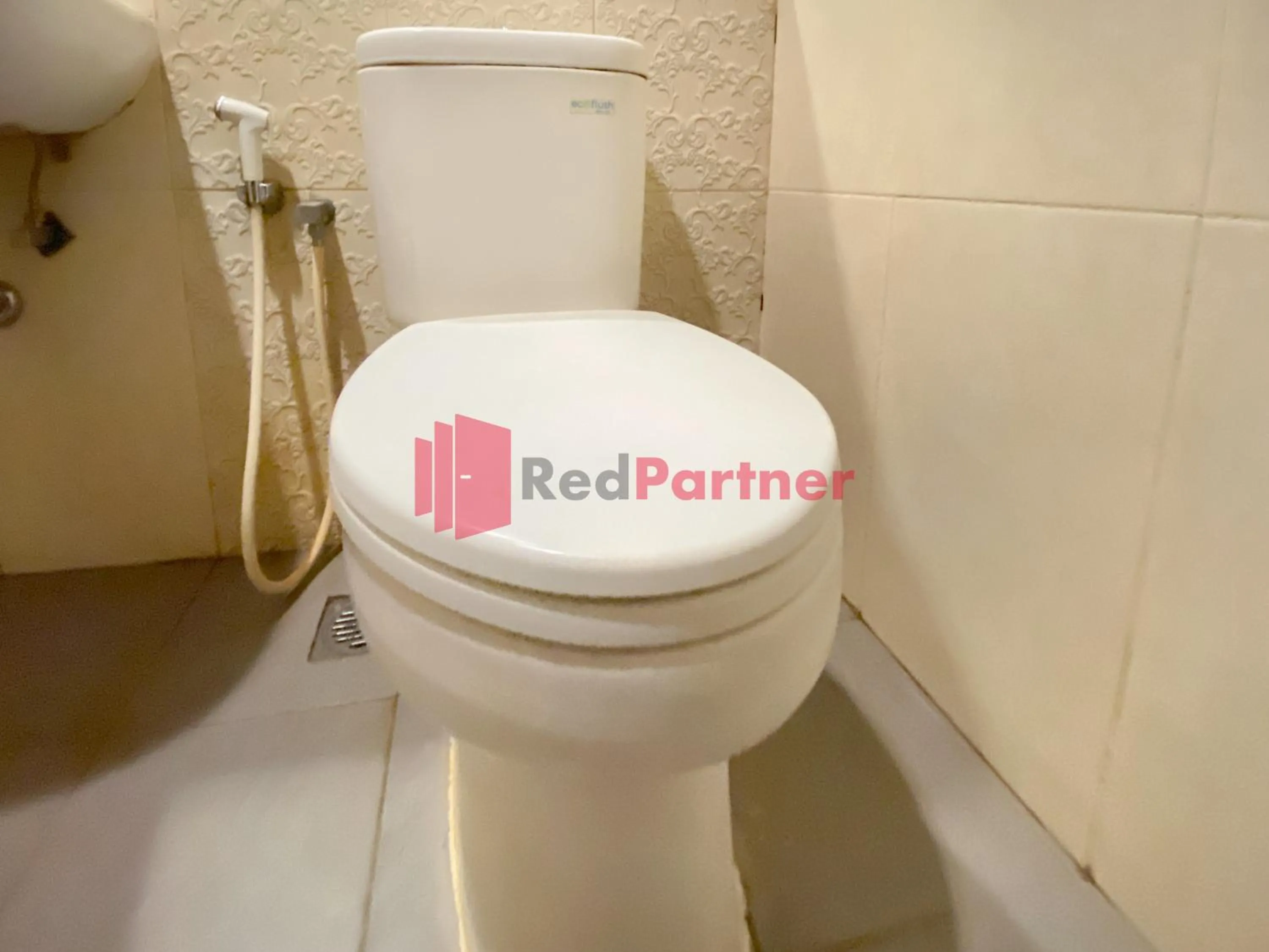 Bathroom in Hotel Alpha Makassar RedPartner