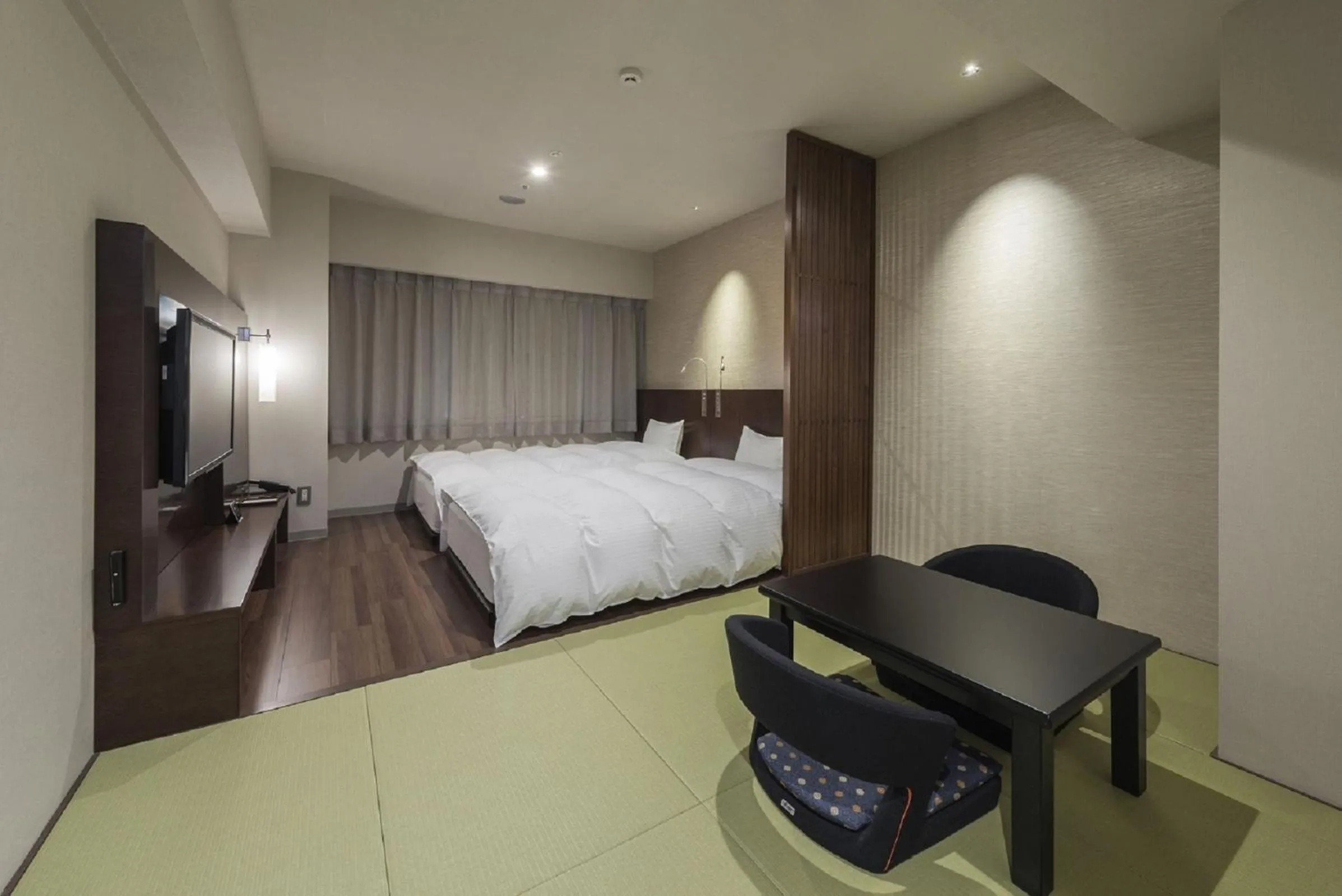 Photo of the whole room, Bed in Nagoya Kanayama Hotel