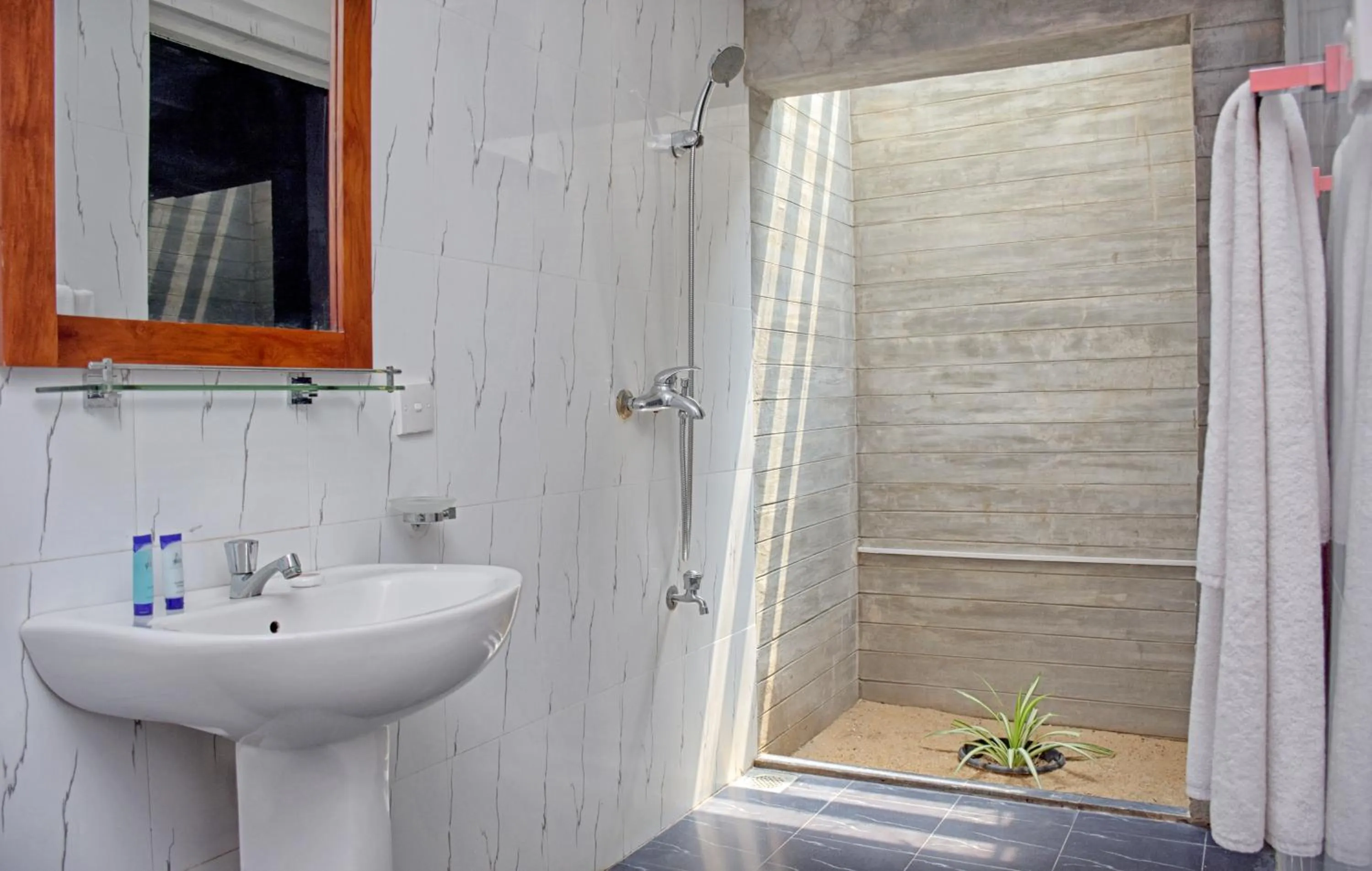 Bathroom in Amagi Beach – Secluded Slice of Paradise