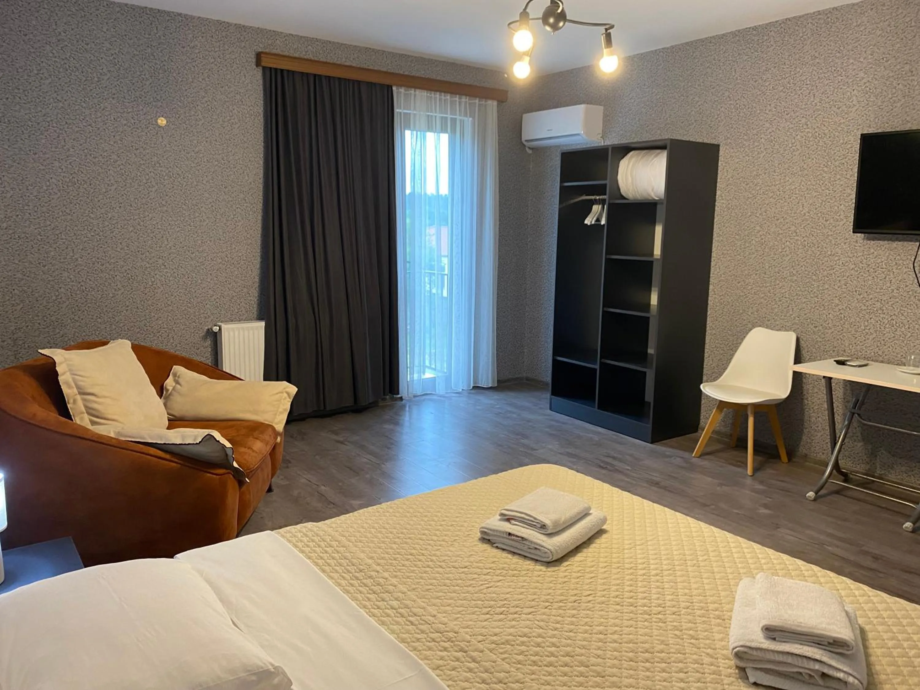 Photo of the whole room in Hotel West Face