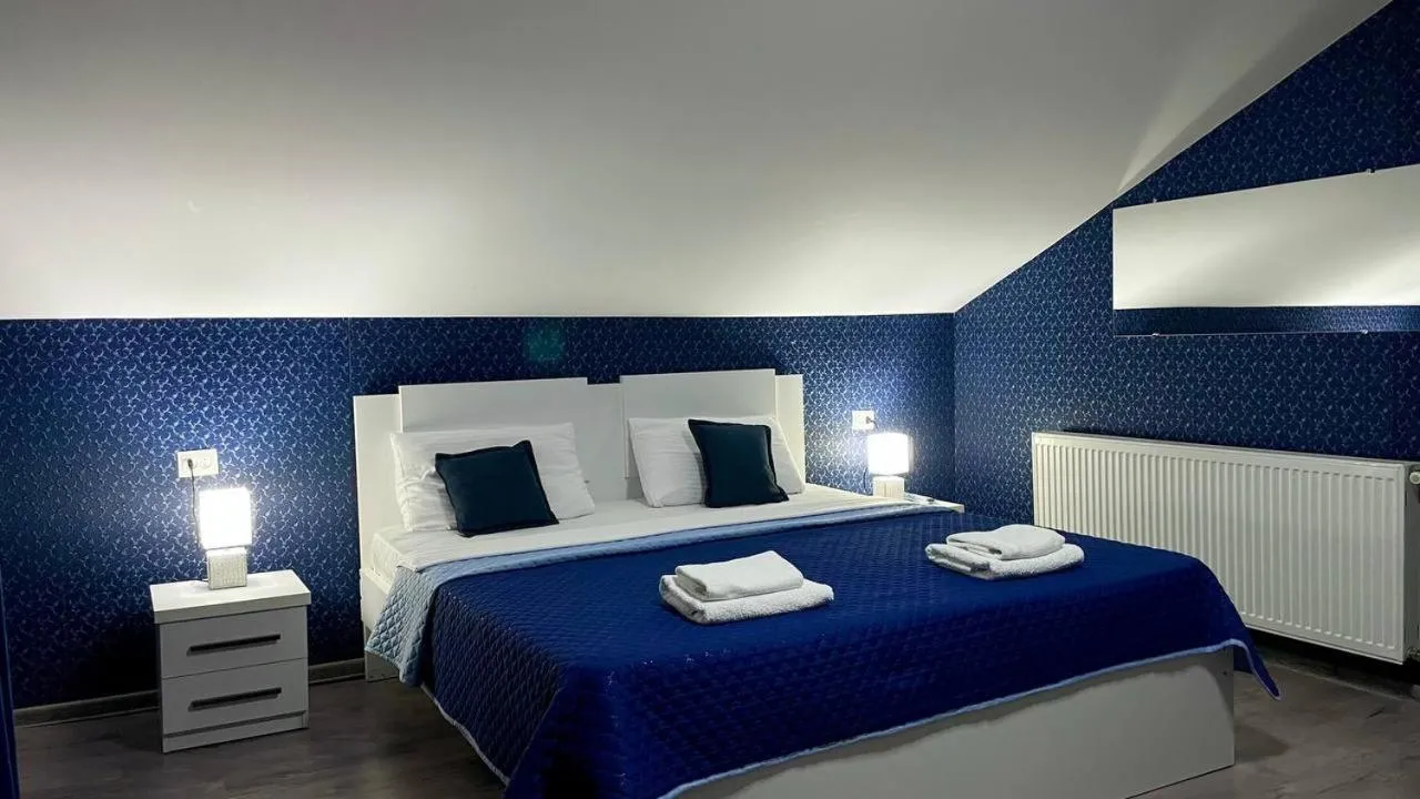 Shower in Hotel West Face