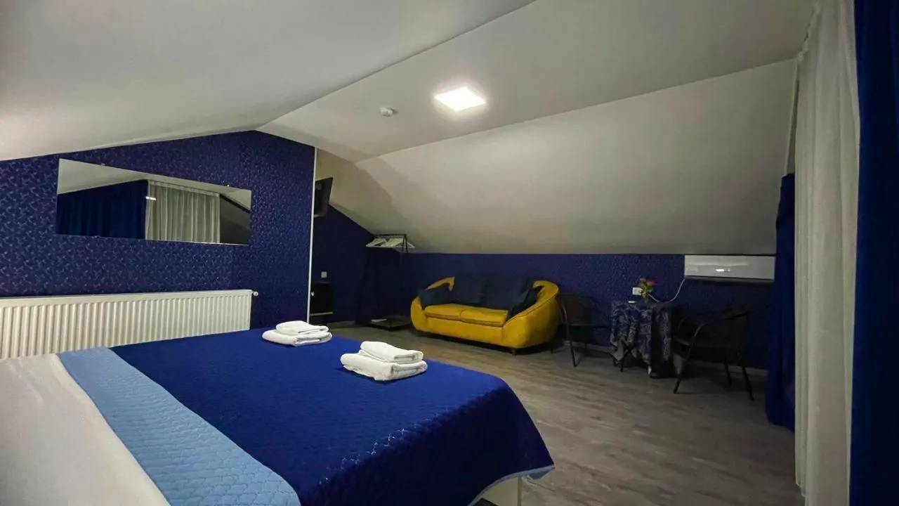 Bed in Hotel West Face