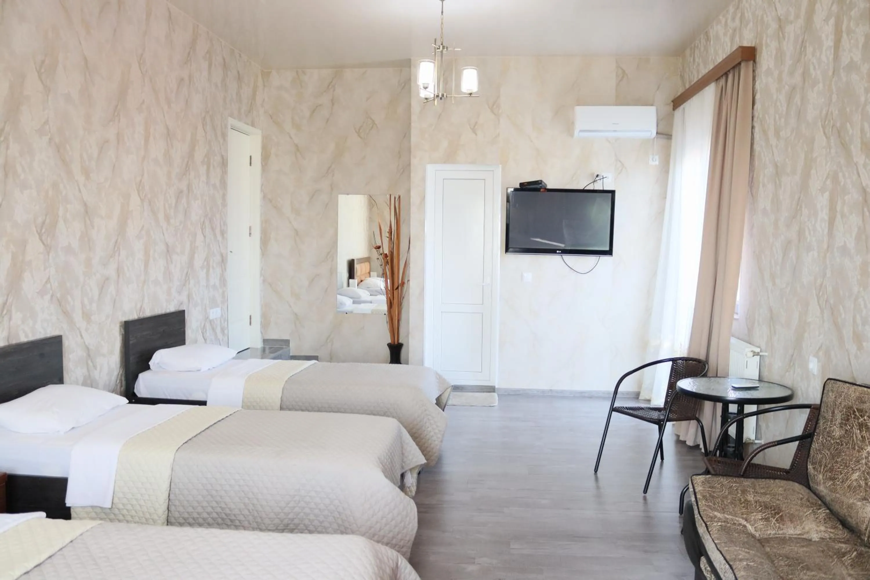 Bed in Hotel West Face