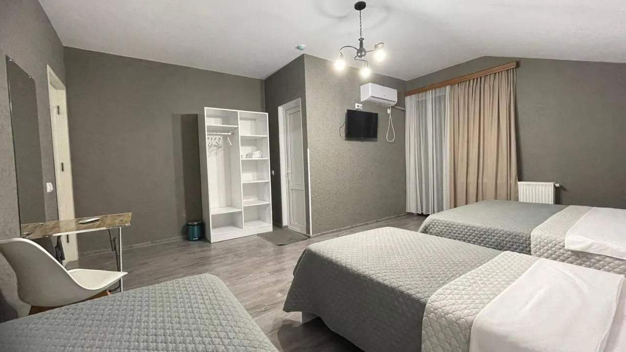 TV and multimedia in Hotel West Face