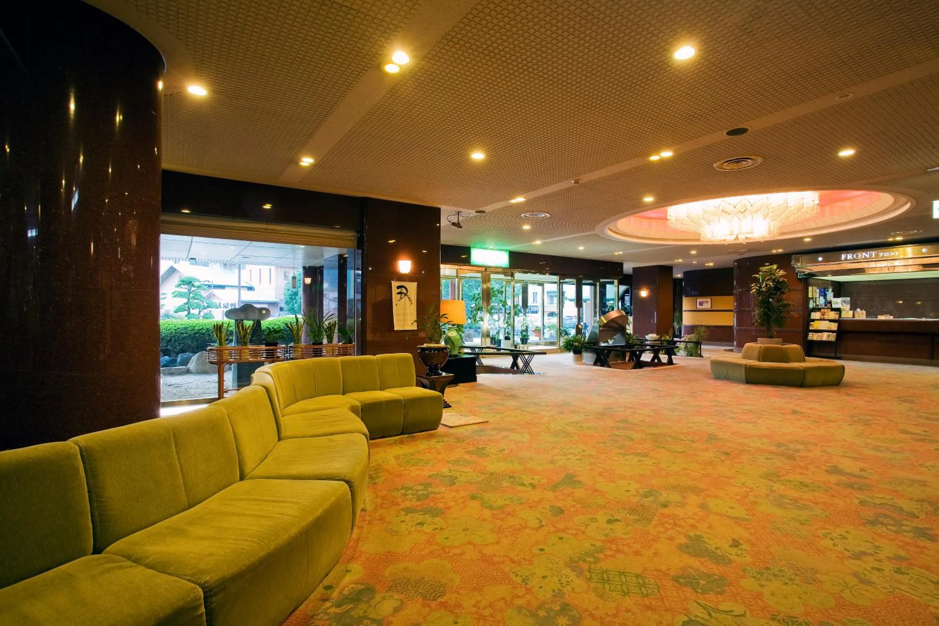 Lobby or reception in 湯郷グランドホテル Yunogo Onsen Yunogo Grand Hotel