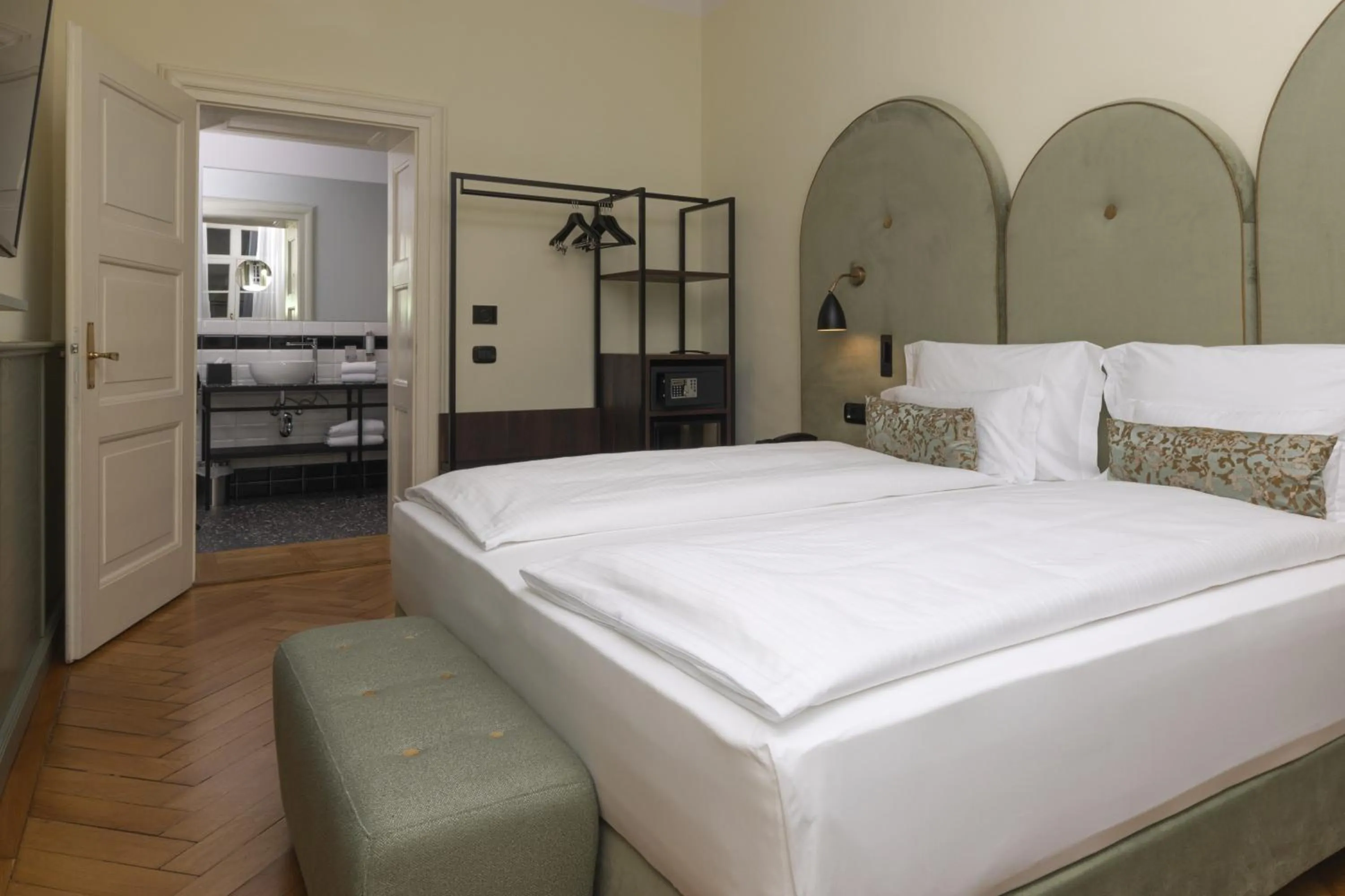 Bed in Stadt Hotel Città