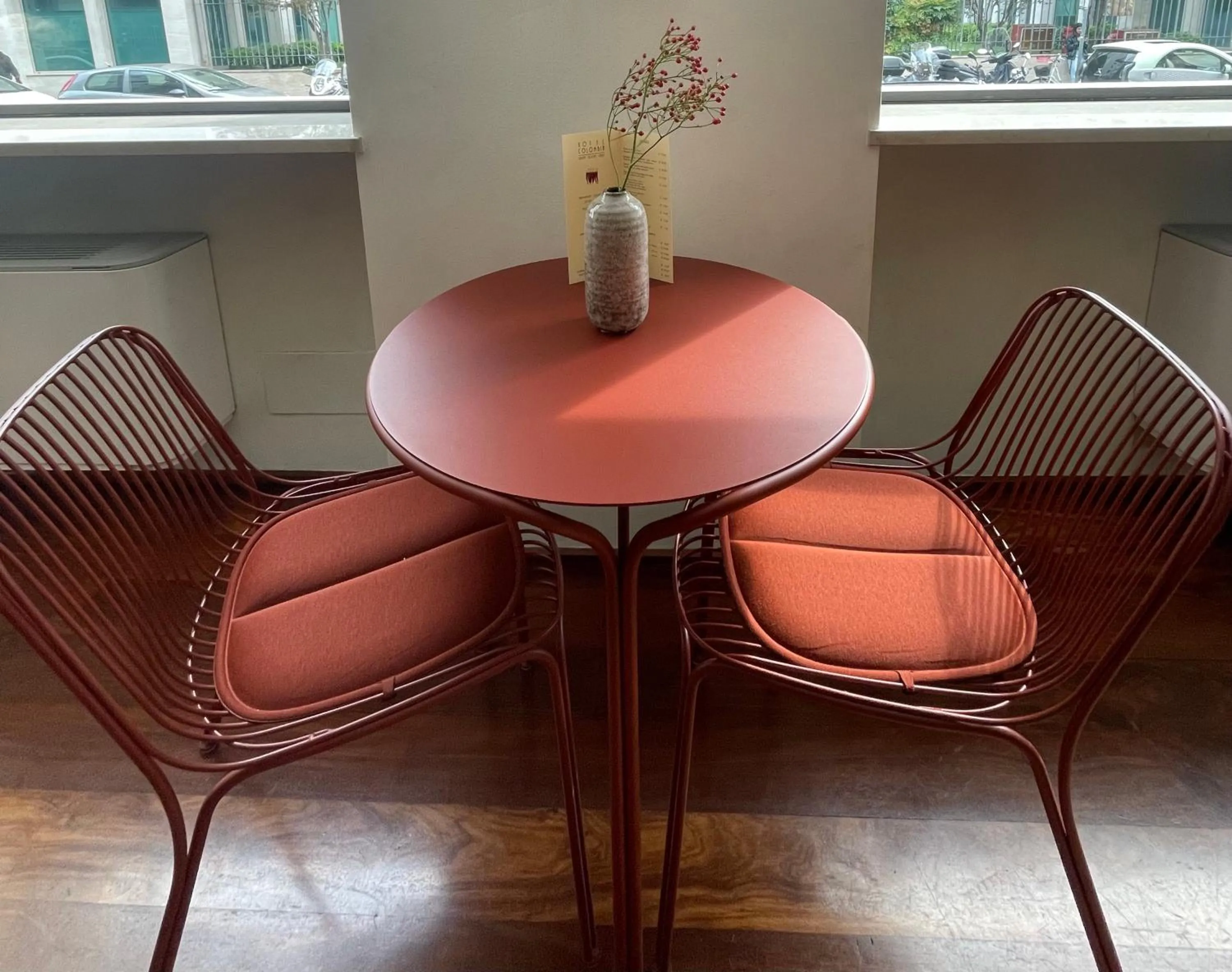 Restaurant/places to eat in Hotel Colombia