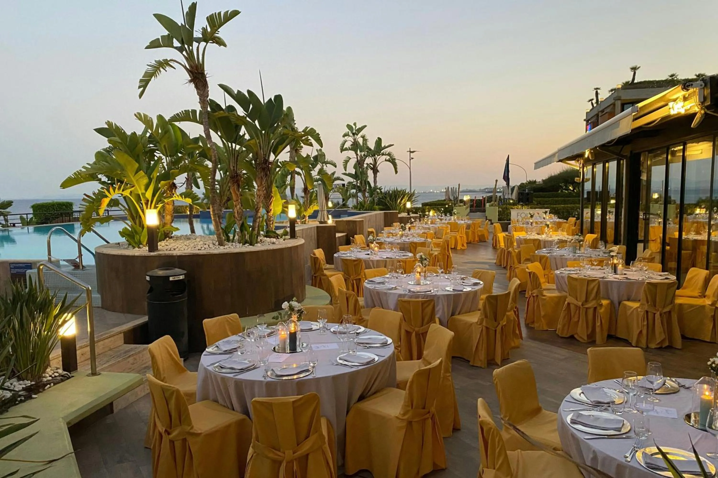 Swimming pool in Four Points by Sheraton Catania Hotel