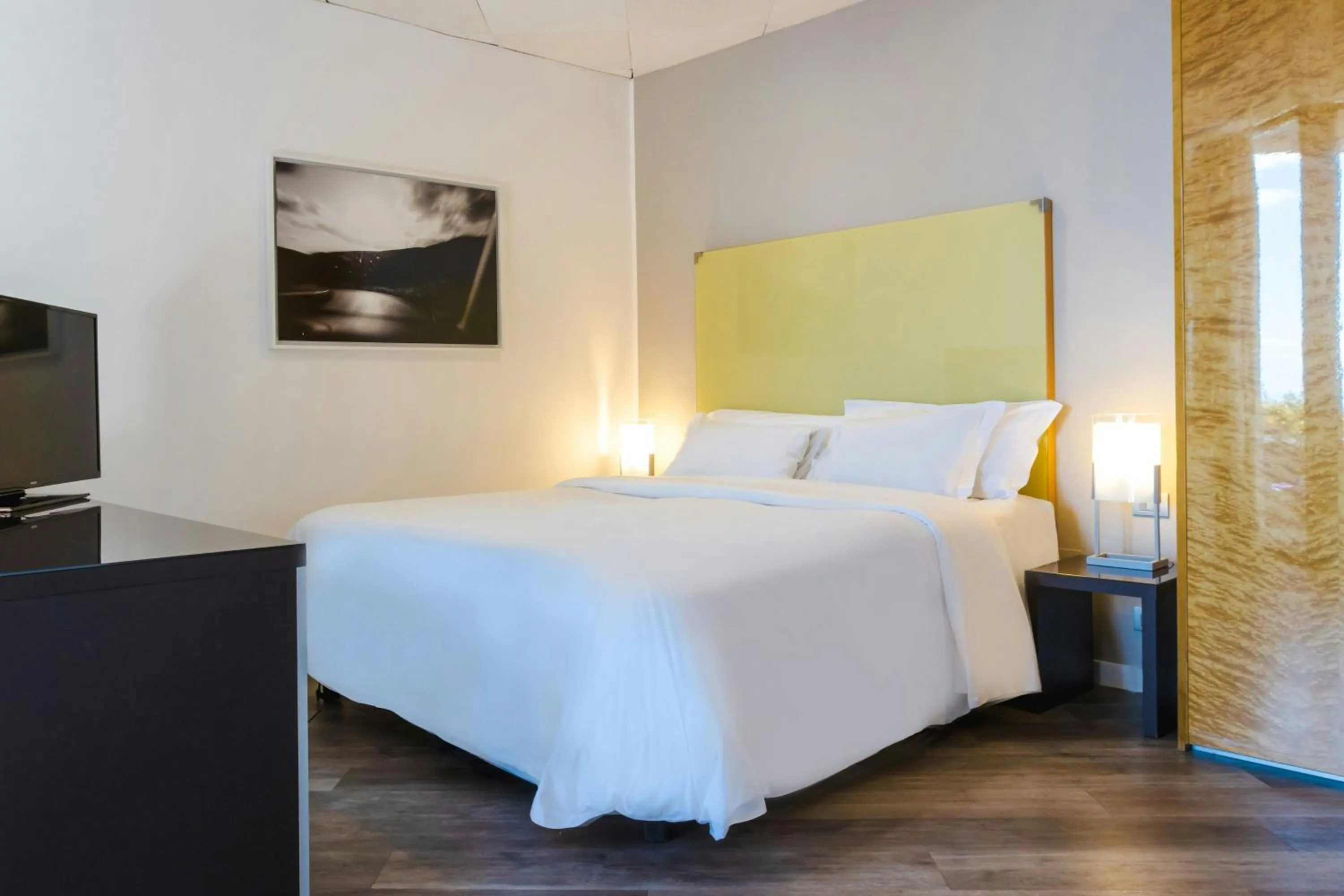 Photo of the whole room, Bed in Four Points by Sheraton Catania Hotel