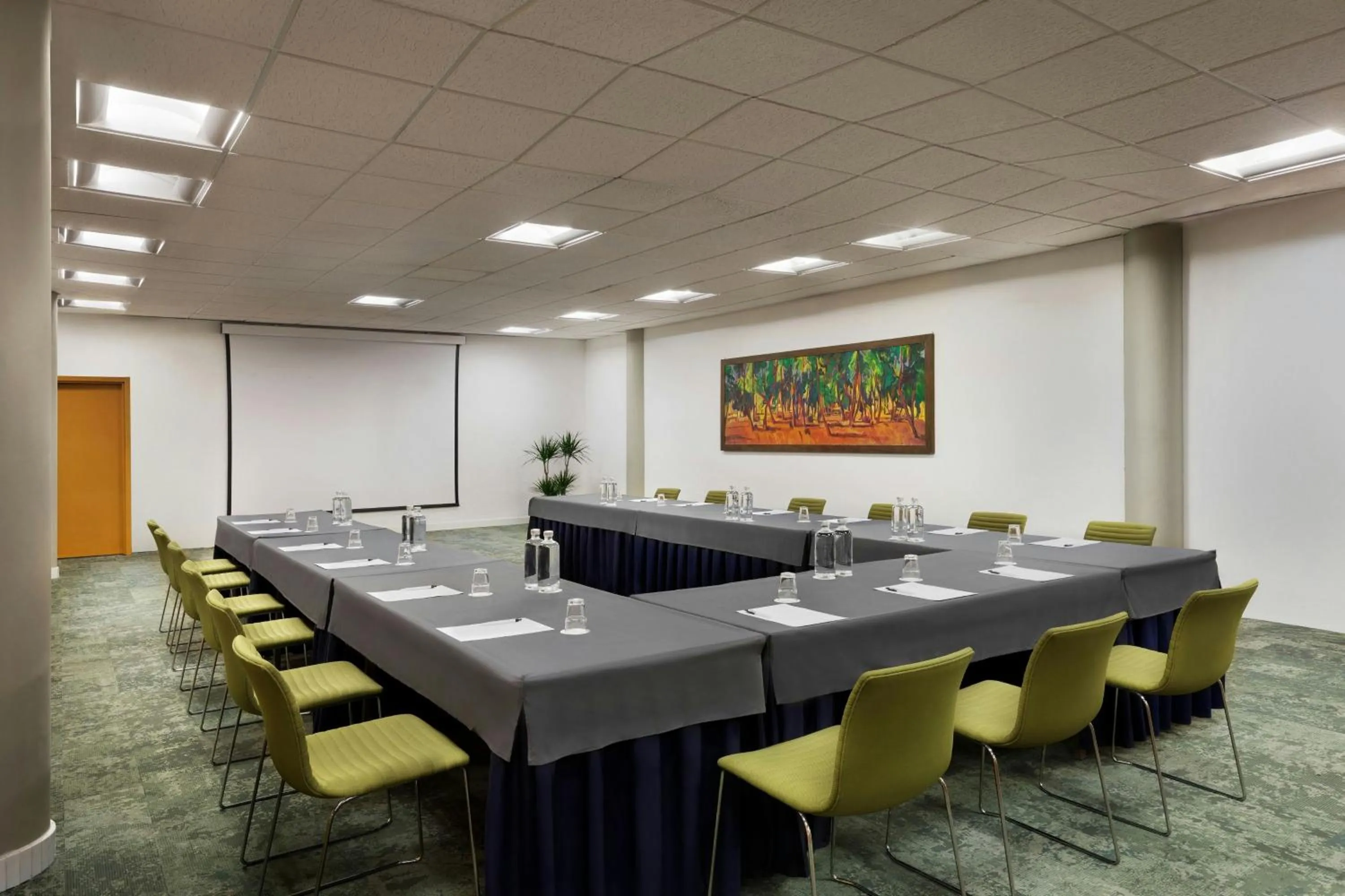 Meeting/conference room in Four Points by Sheraton Catania Hotel