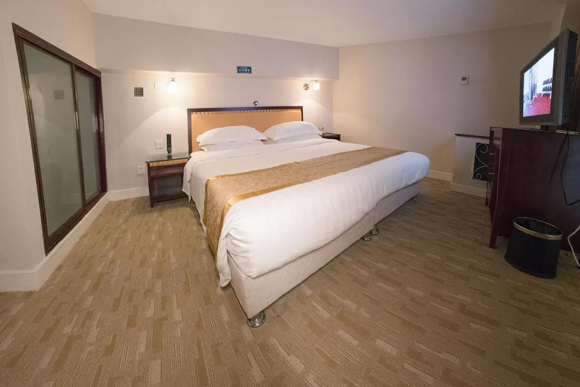 Bed in Fulitai International Hotel