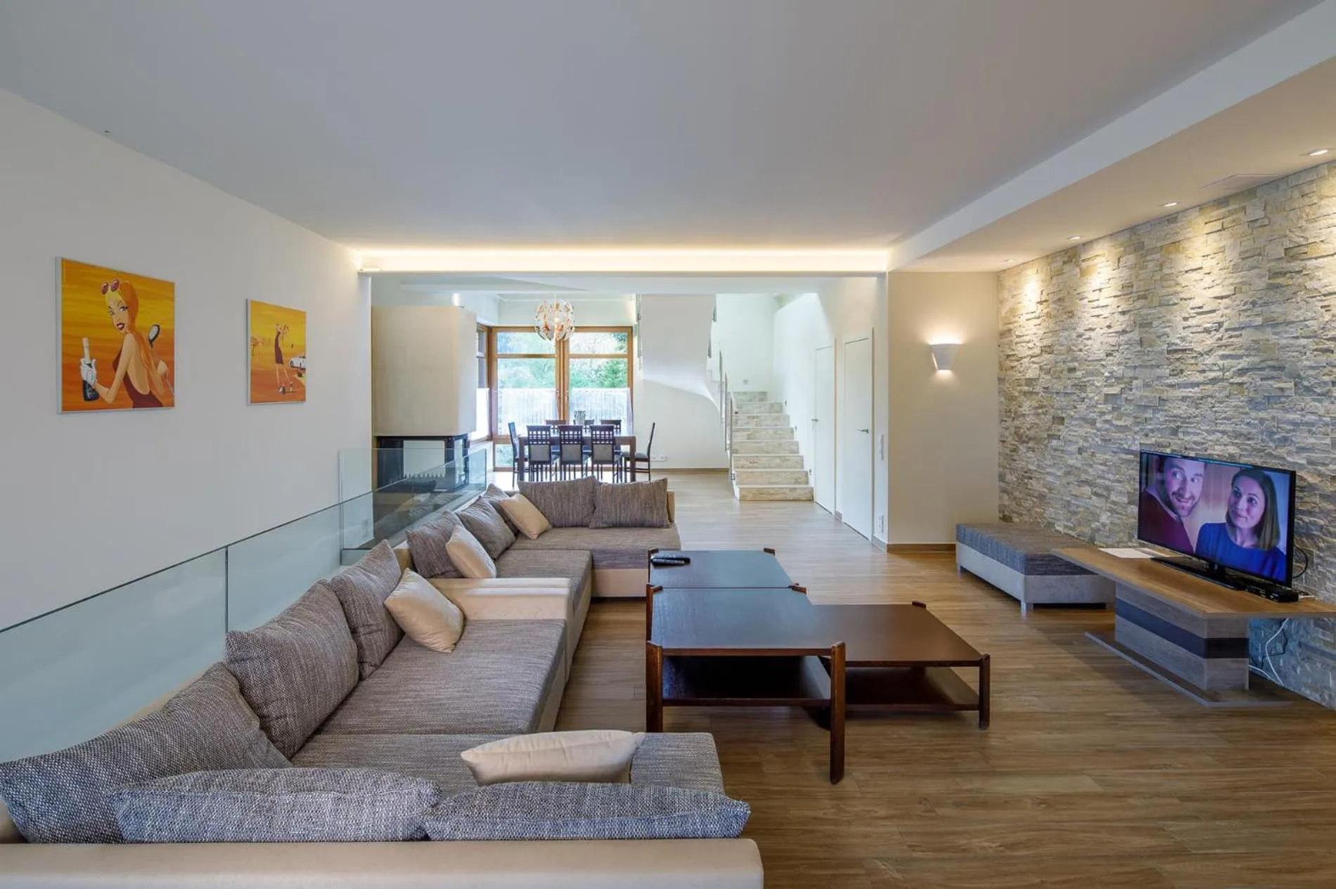 Communal lounge/ TV room in Hotel Villa Golf Cihelny