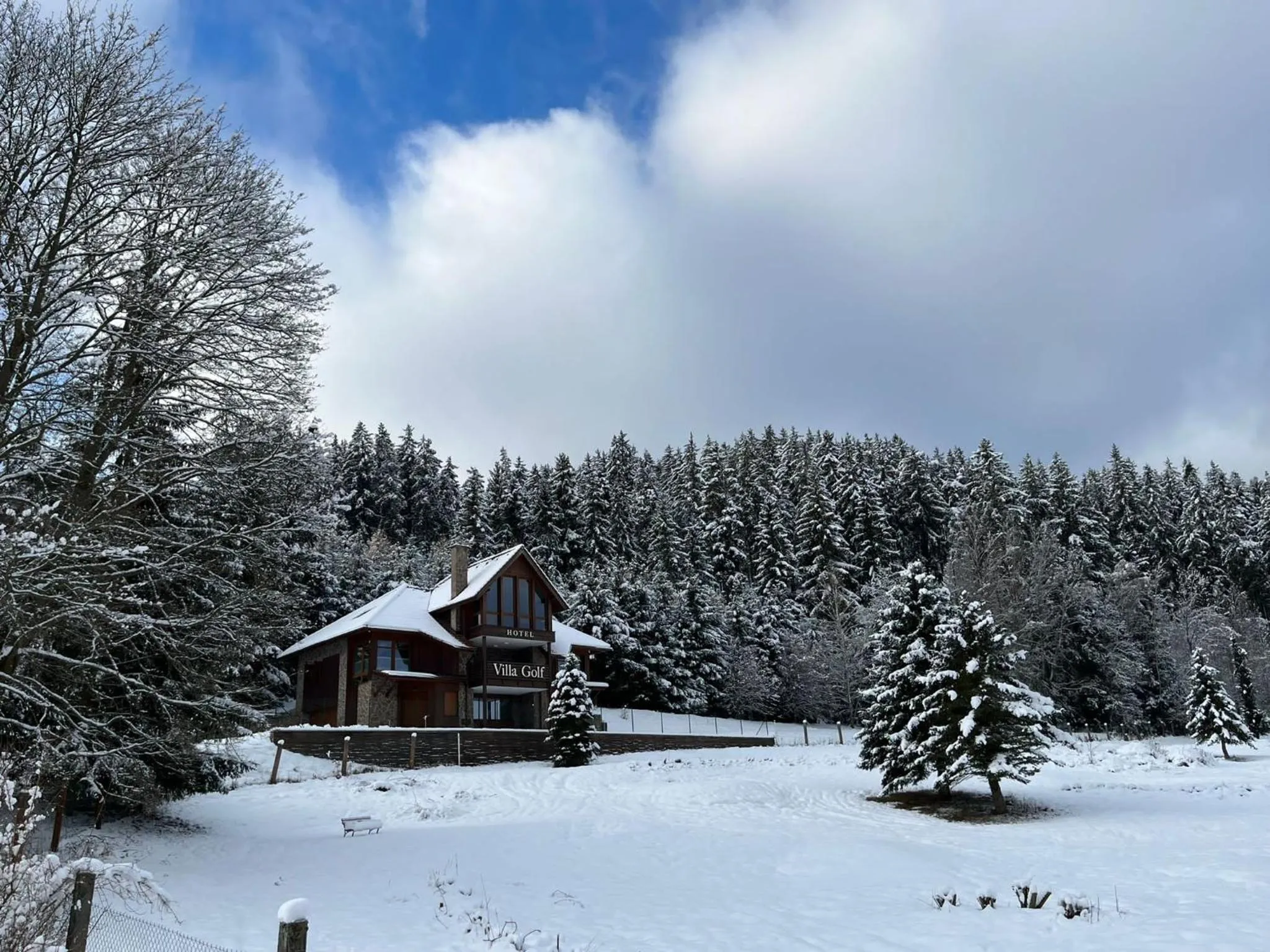 Property building in Hotel Villa Golf Cihelny