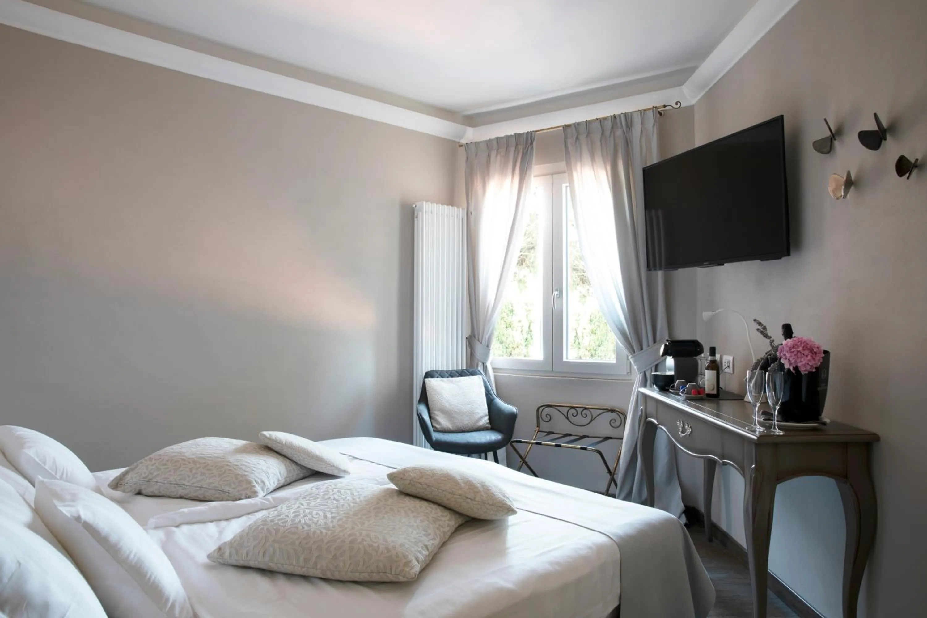 Photo of the whole room, Bed in Relais Villa Porta