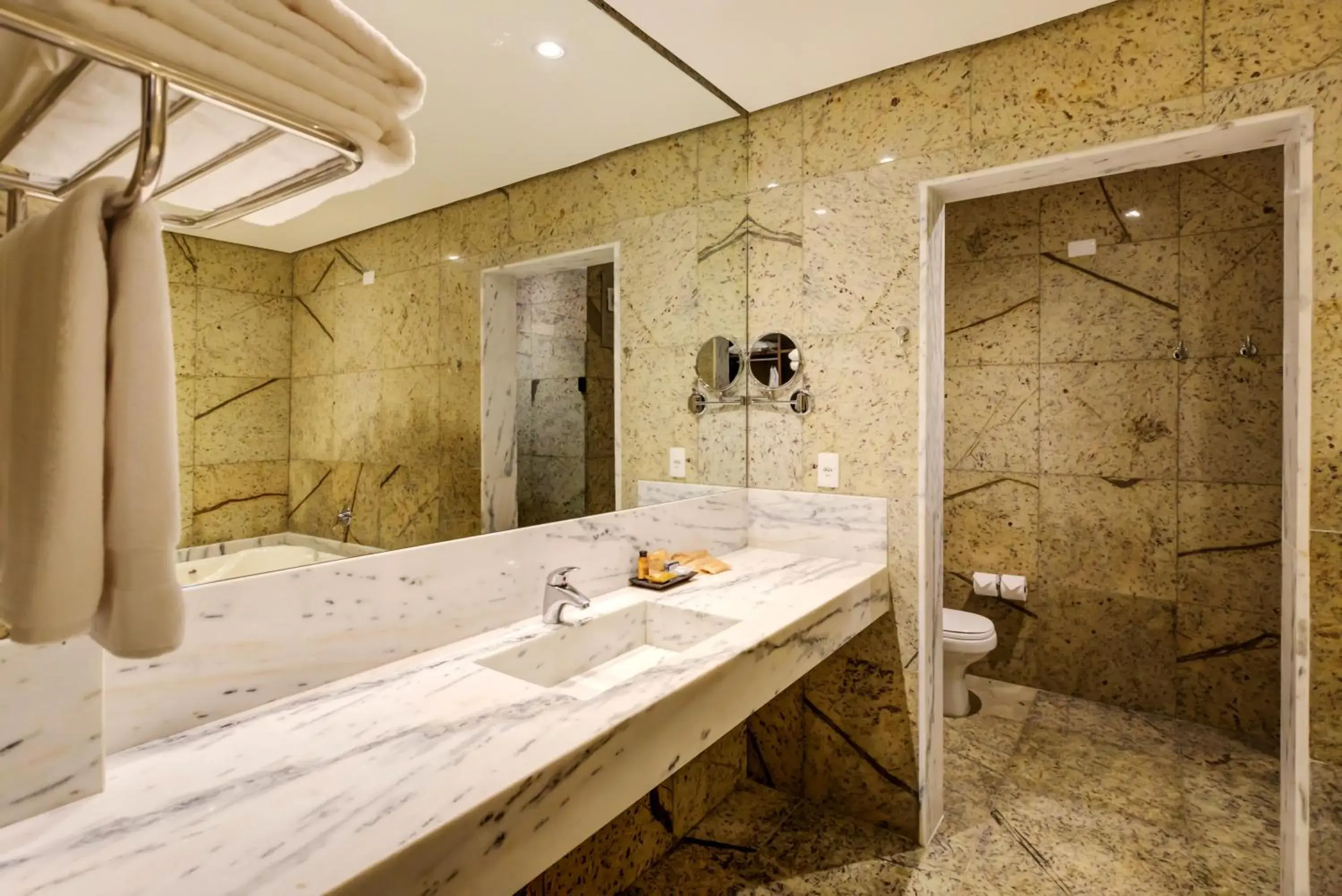 Deluxe Suite in DoubleTree by Hilton - Resort - Foz do Iguaçu Deluxe Suite in DoubleTree by Hilton - Resort - Foz do Iguaçu