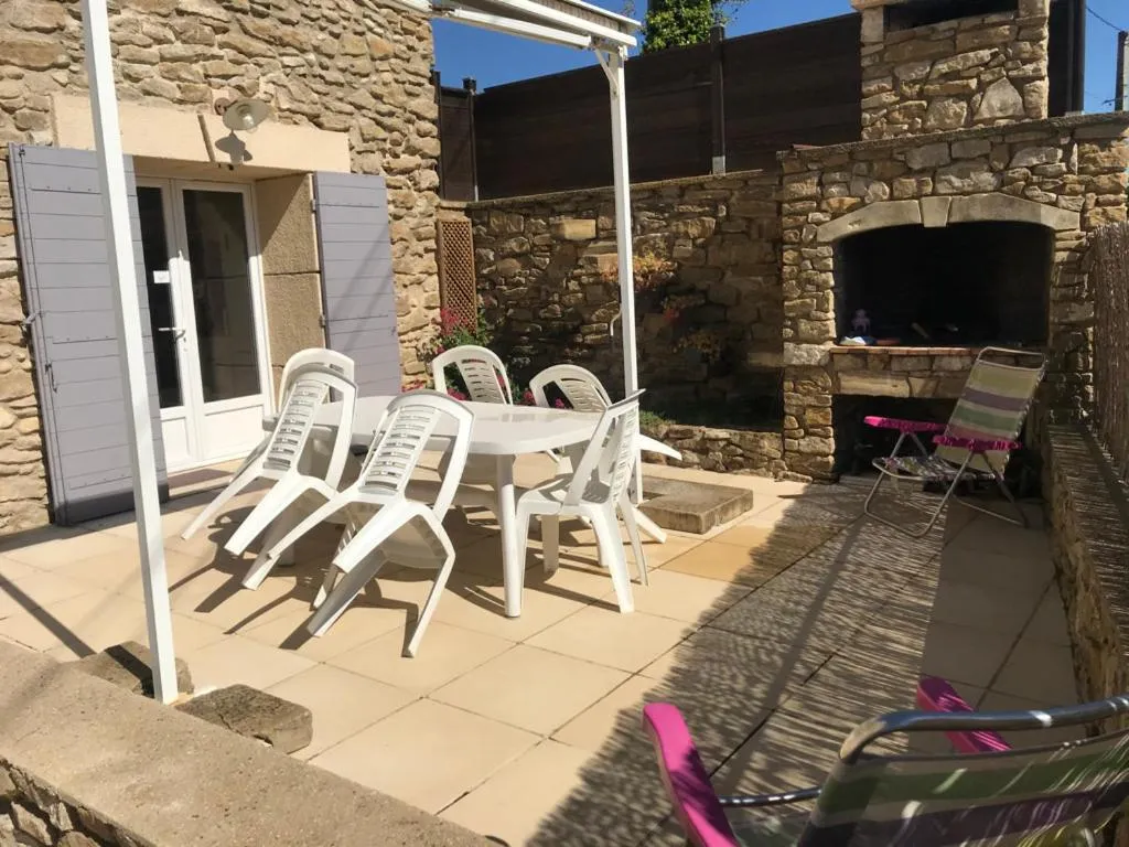 Balcony/Terrace in GîTE du GOUR du PEYROL