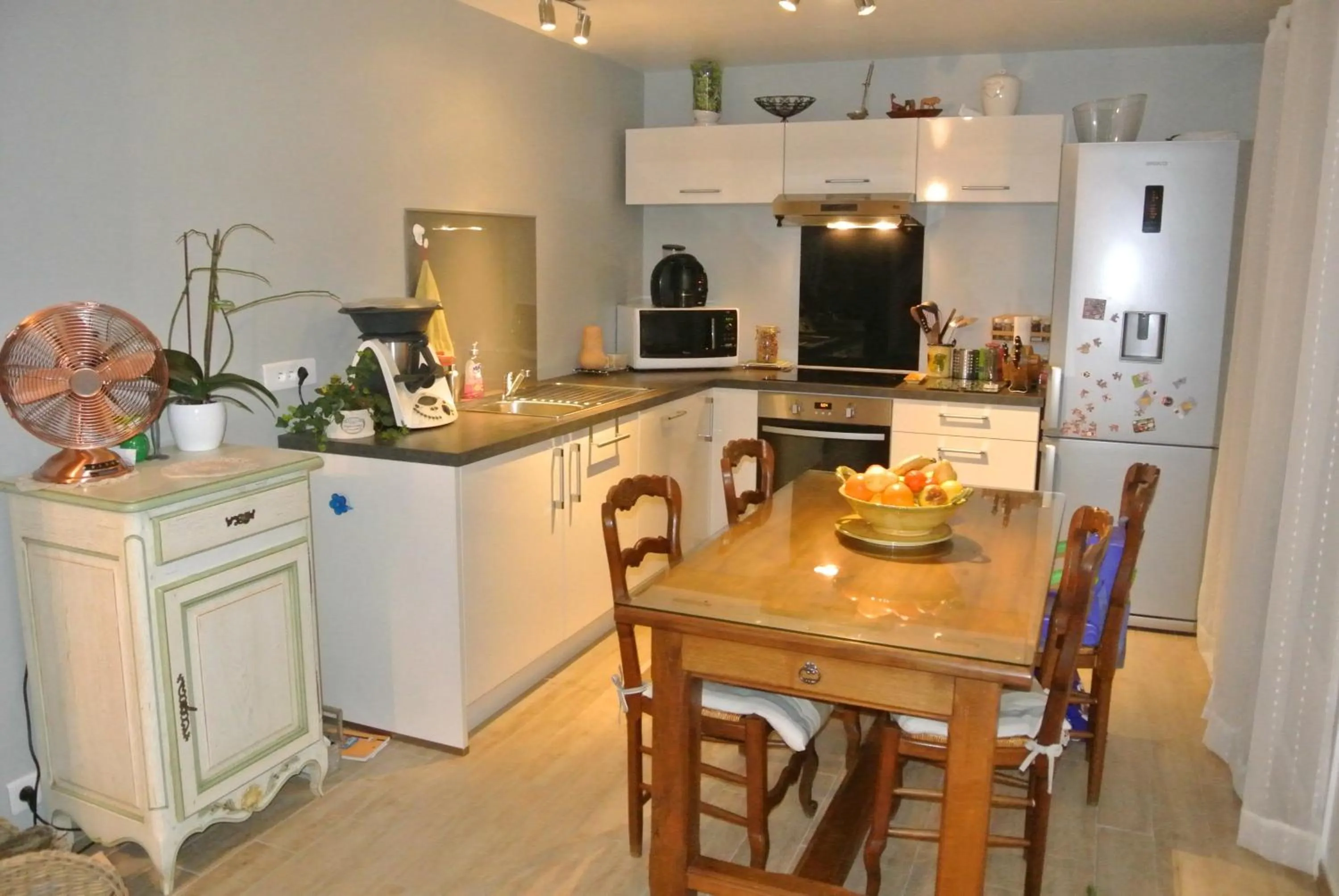 Kitchen or kitchenette in GîTE du GOUR du PEYROL
