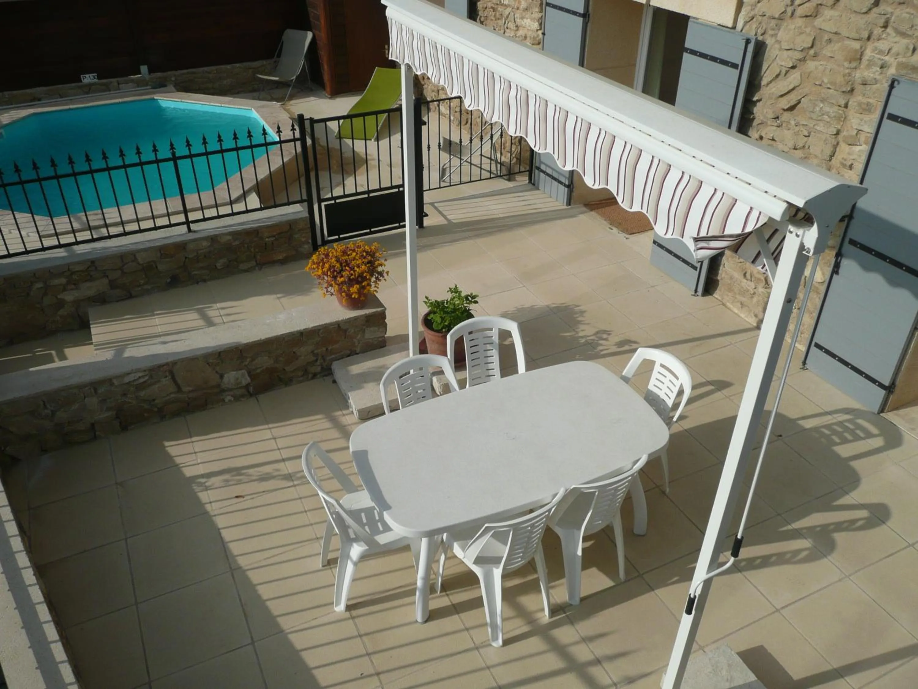 Balcony/Terrace in GîTE du GOUR du PEYROL
