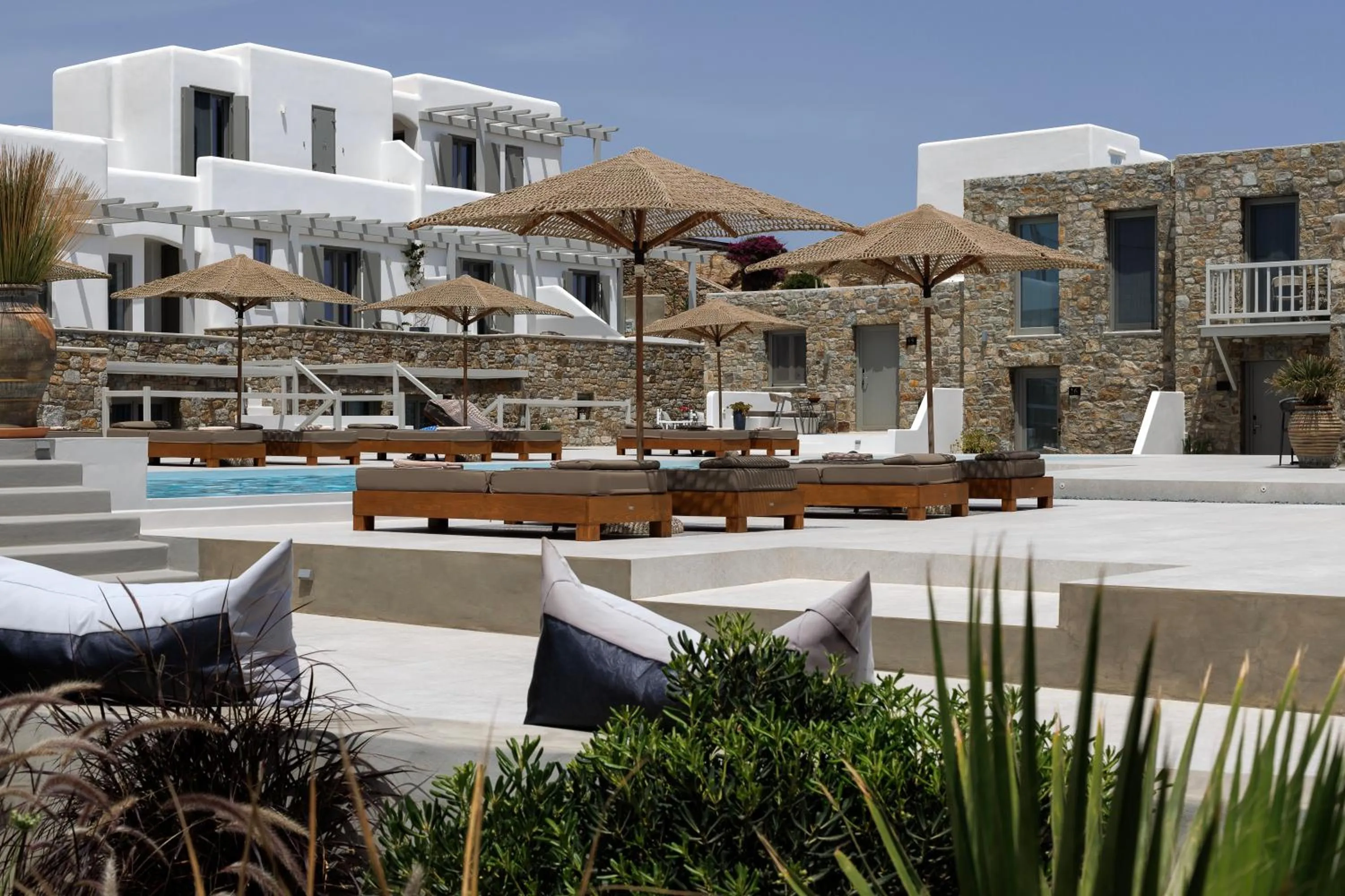 Property building in Ionic Suites