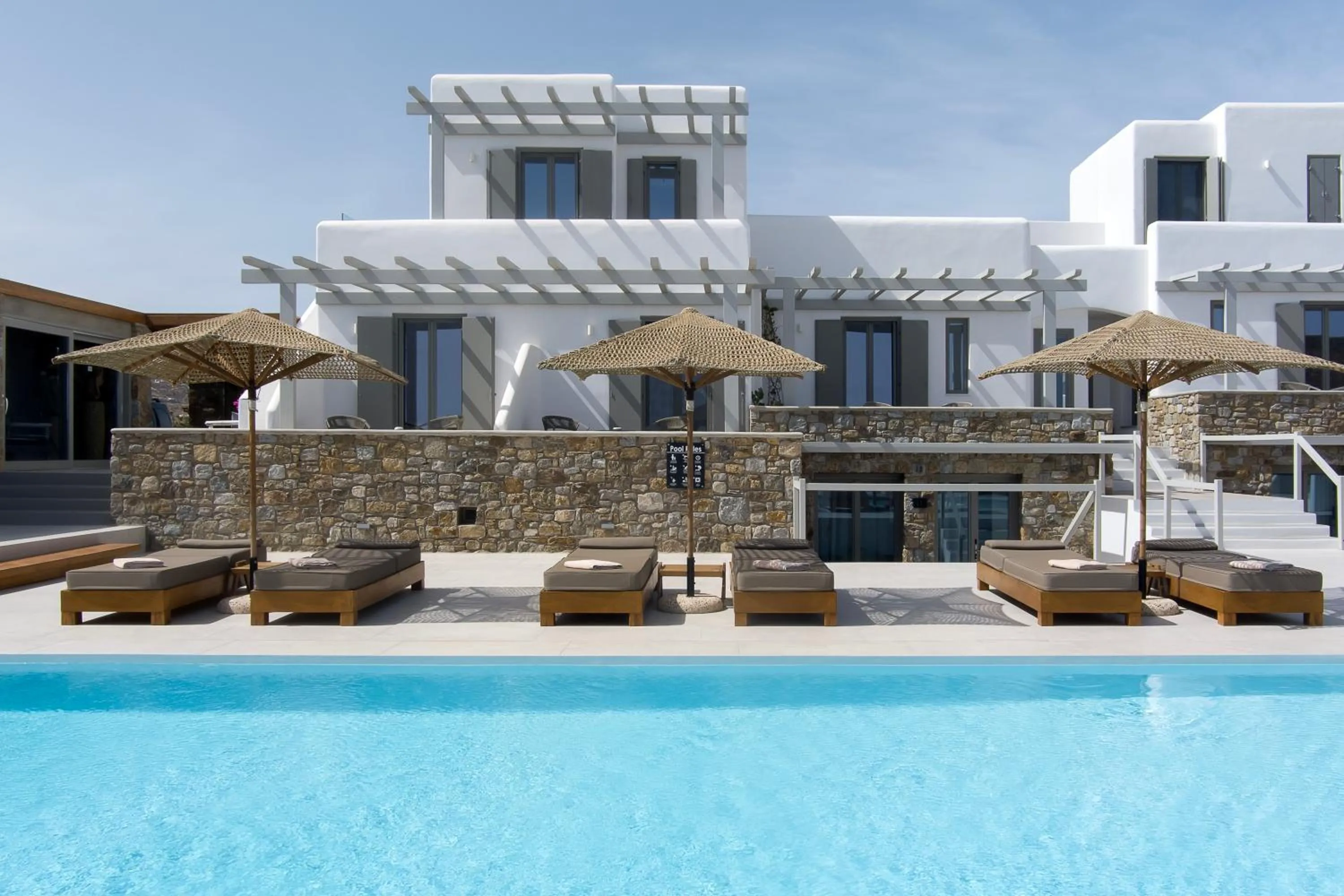 Property building in Ionic Suites