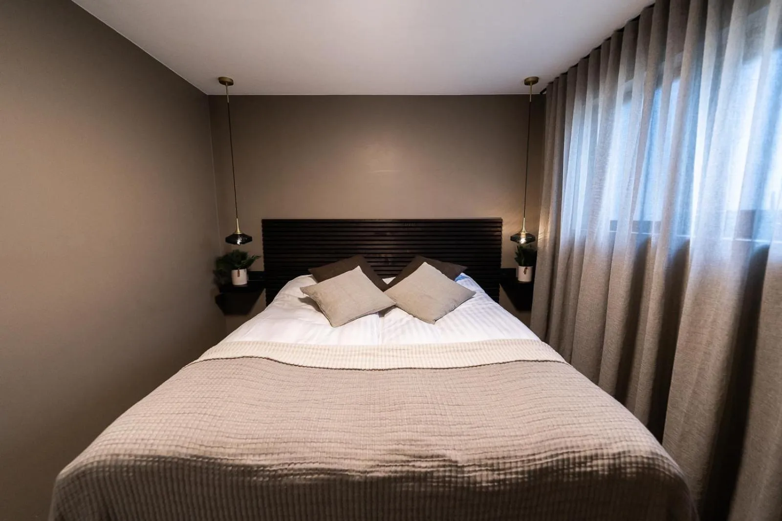 Bed in Keflavik Luxury apartment - KLA