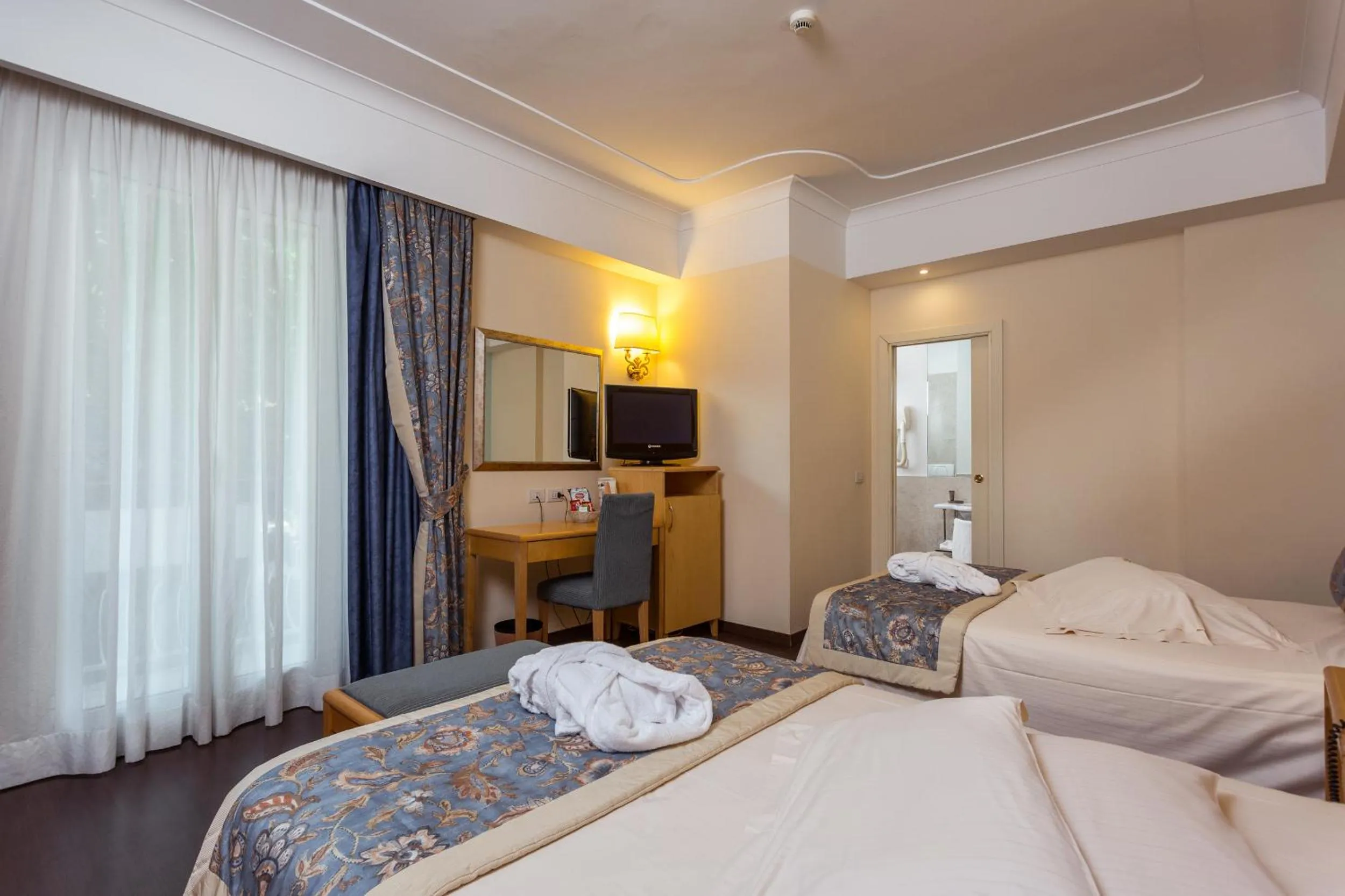 Bed in Hotel Luna Riccione e Aqua Spa Only Adults +12