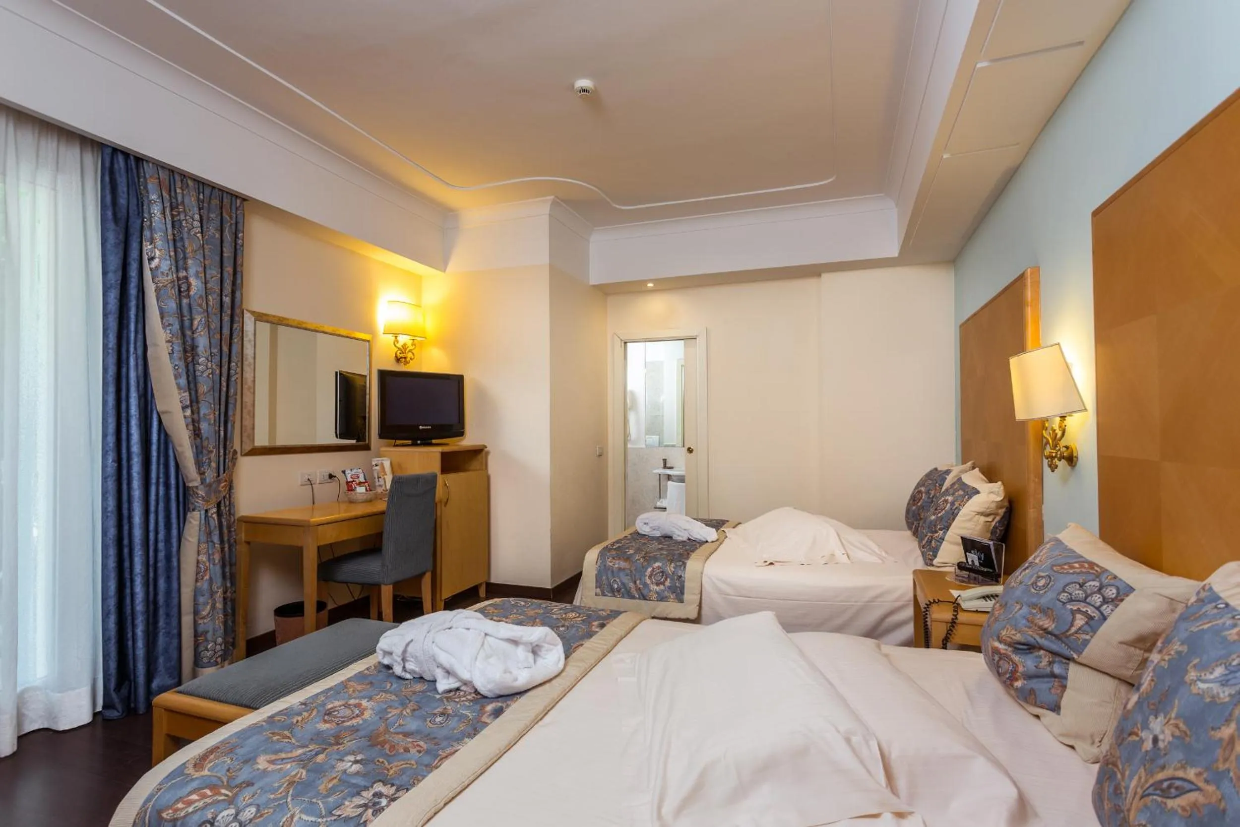 Bed in Hotel Luna Riccione e Aqua Spa Only Adults +12