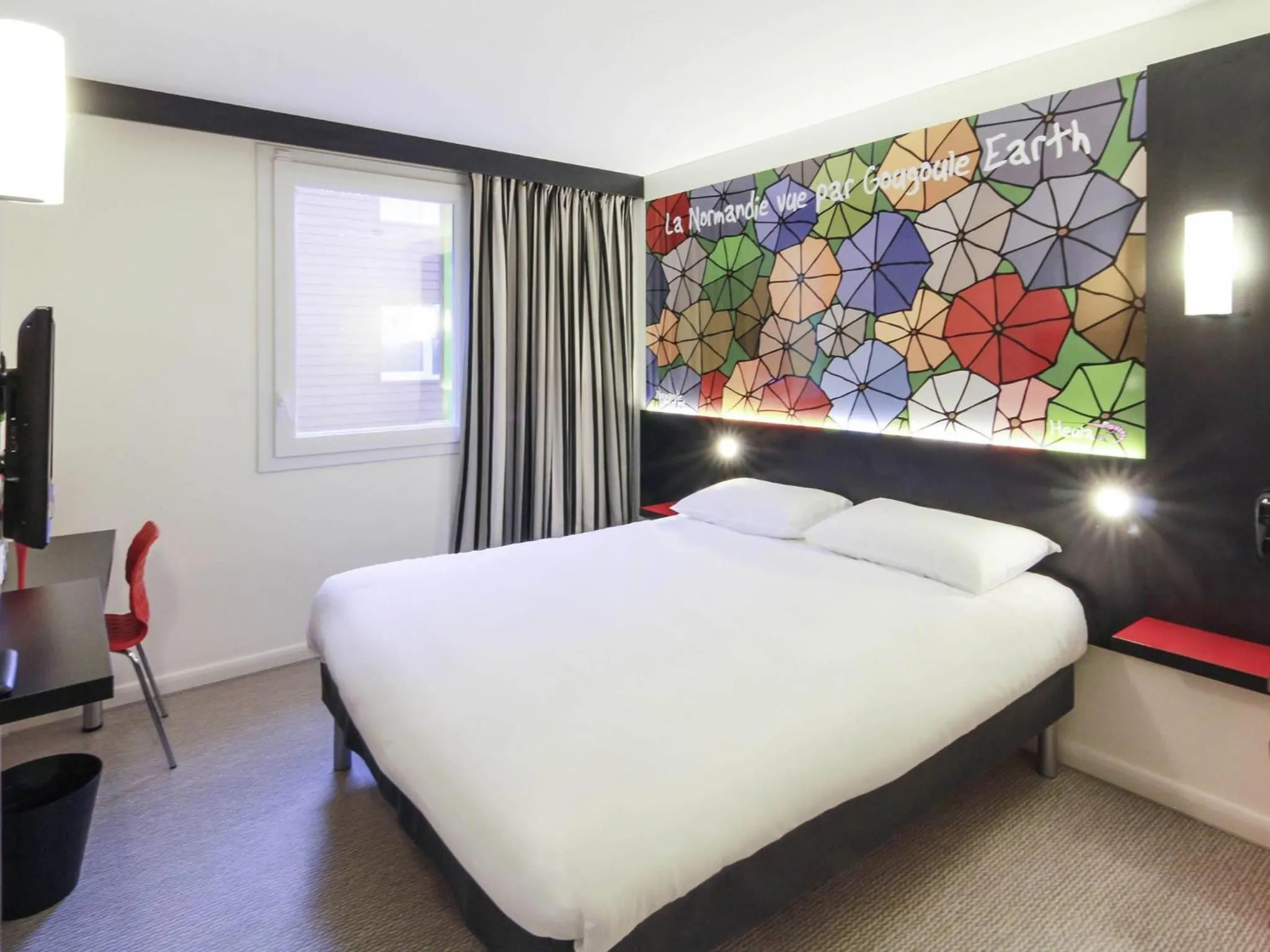 Bedroom, Bed in ibis Styles Flers