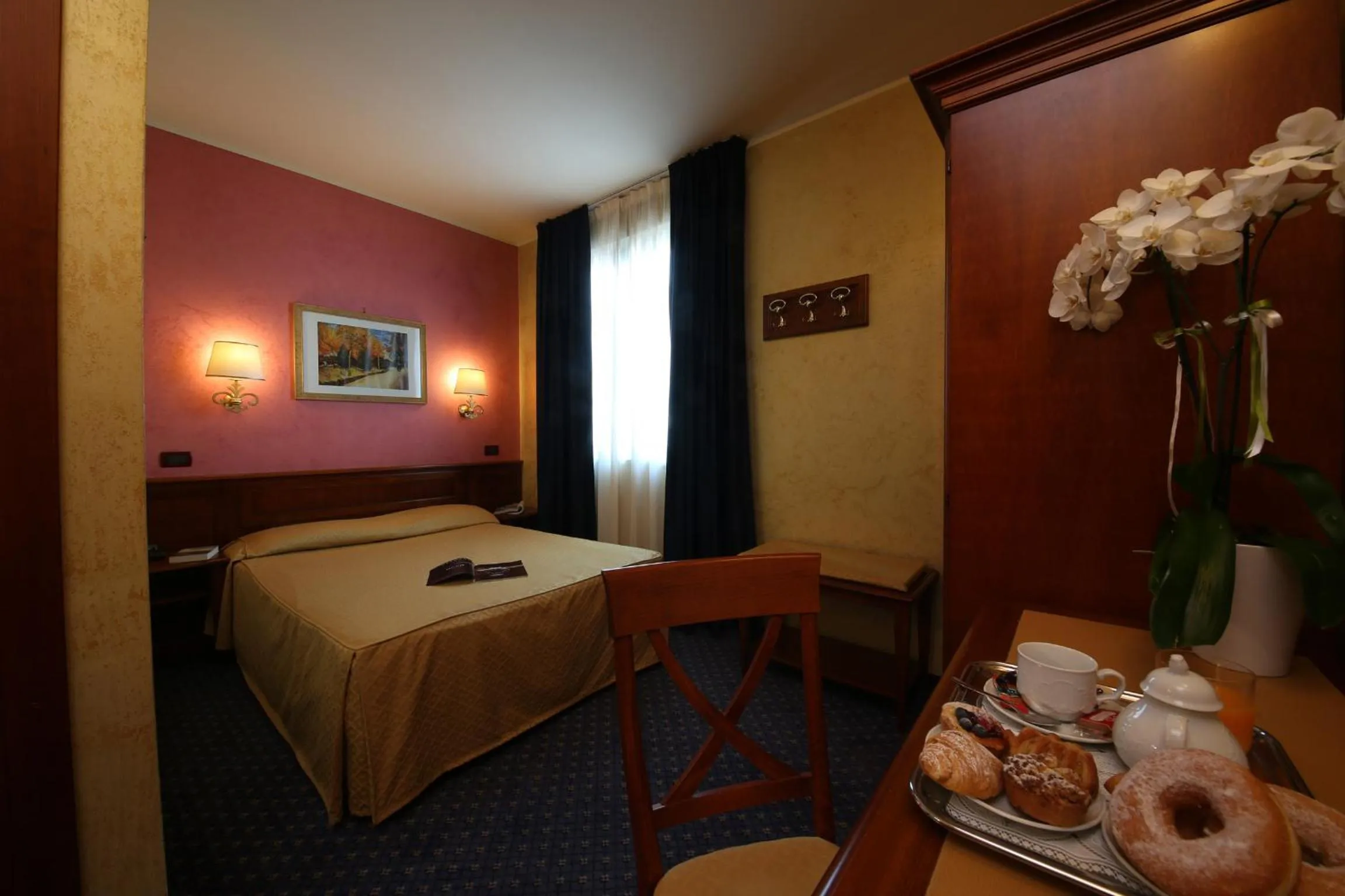 Photo of the whole room, Bed in Hotel Abacus