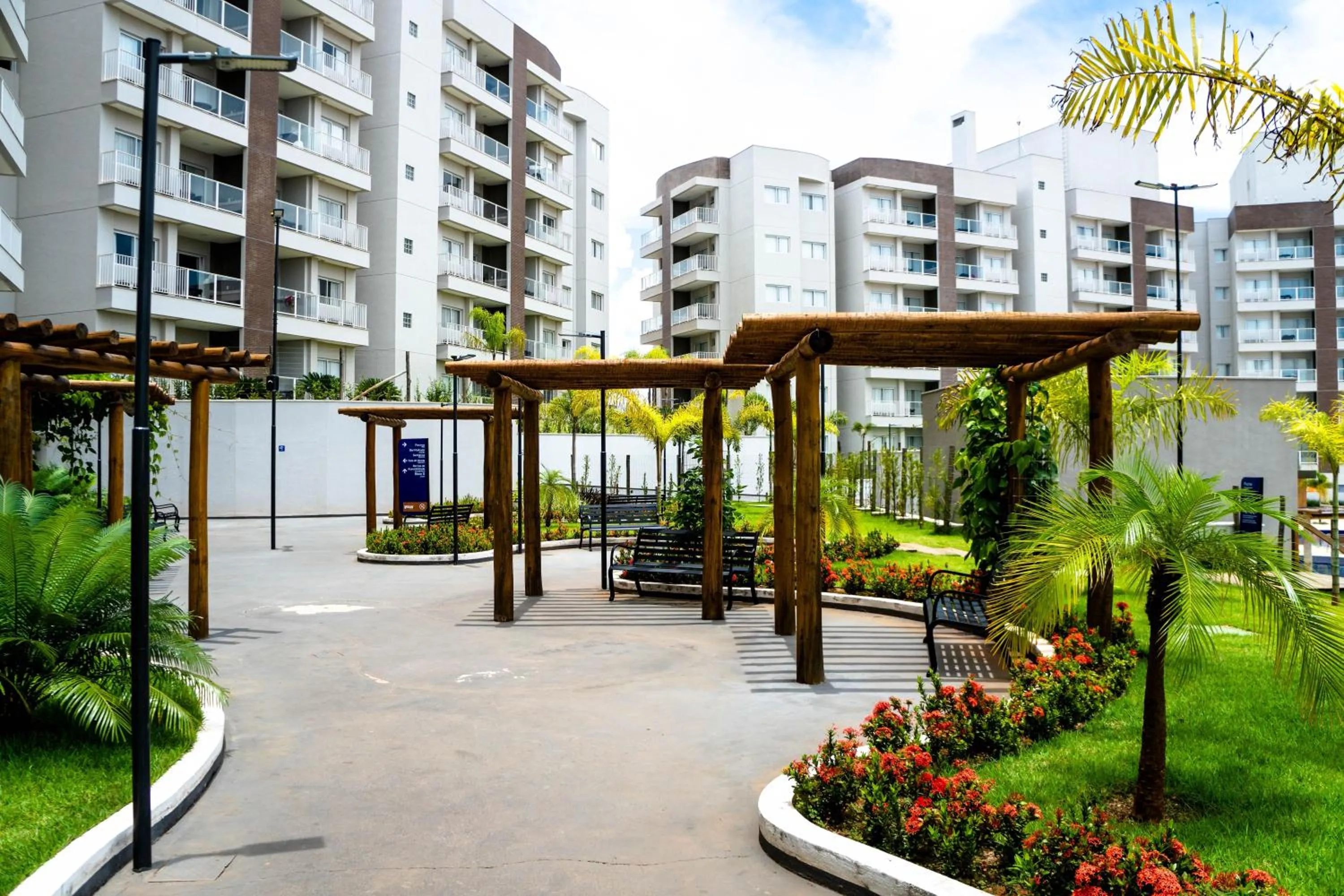 Garden in Lagoa EcoTowers Resort - LAGOA OFICIAL