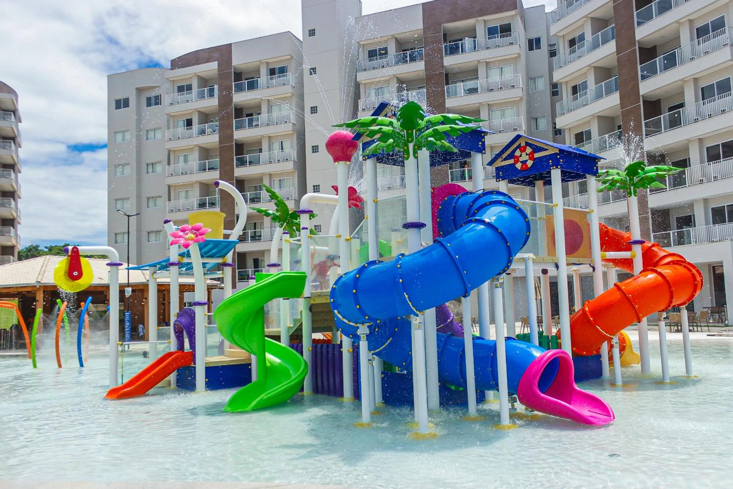 Children play ground in Lagoa EcoTowers Resort - LAGOA OFICIAL