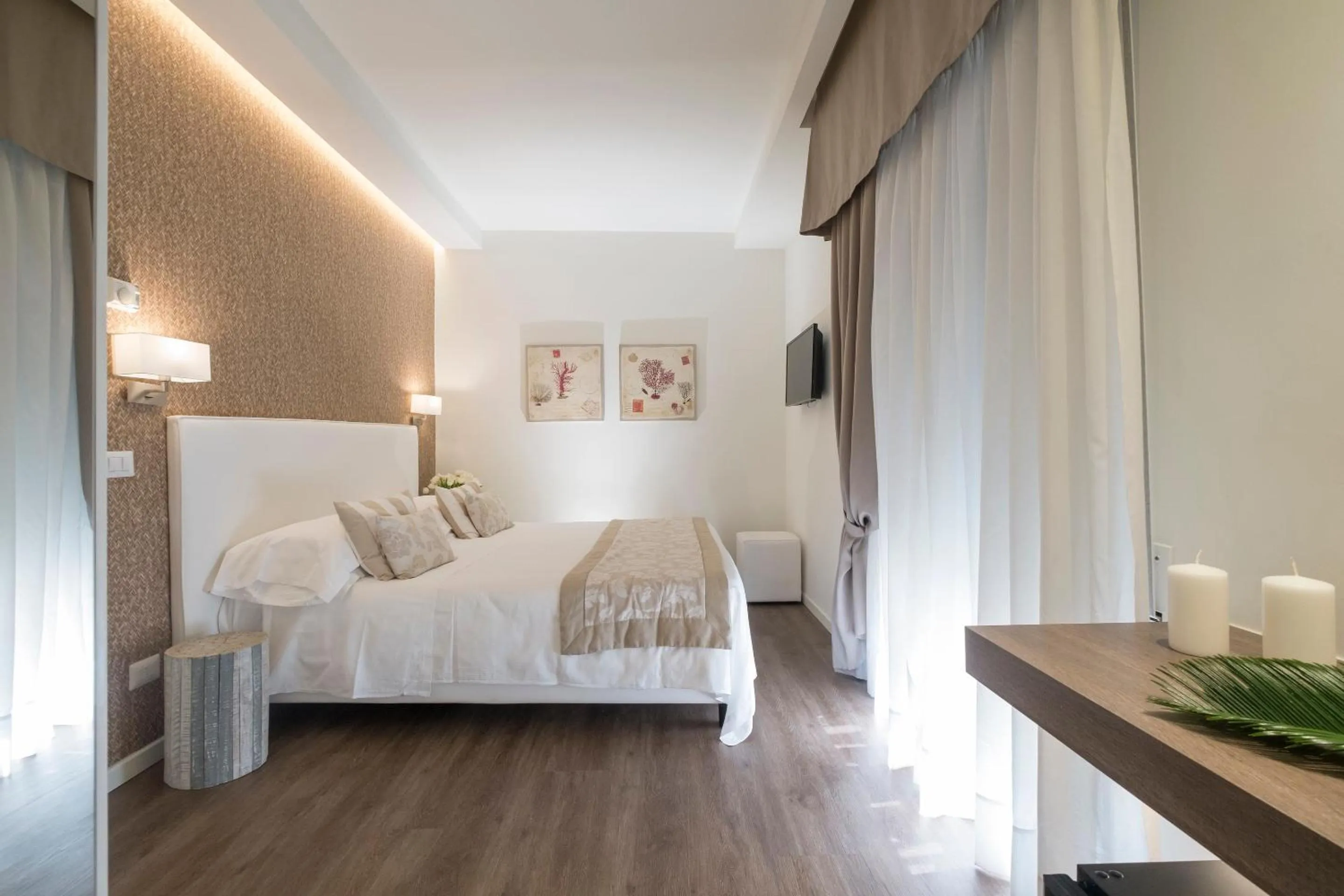 Bed in Hotel Mon Cheri