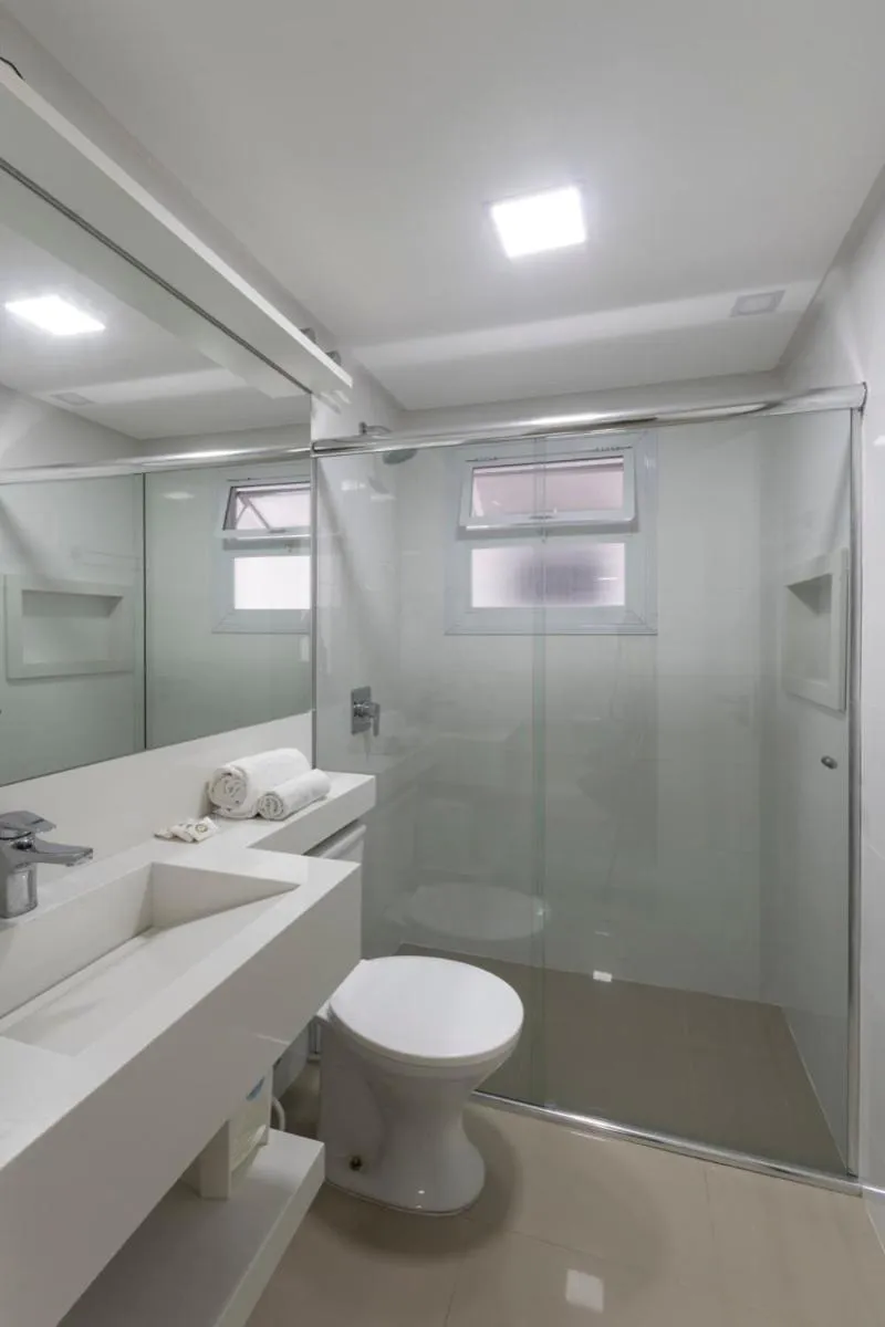 Shower in Bombinhas Tourist Apart