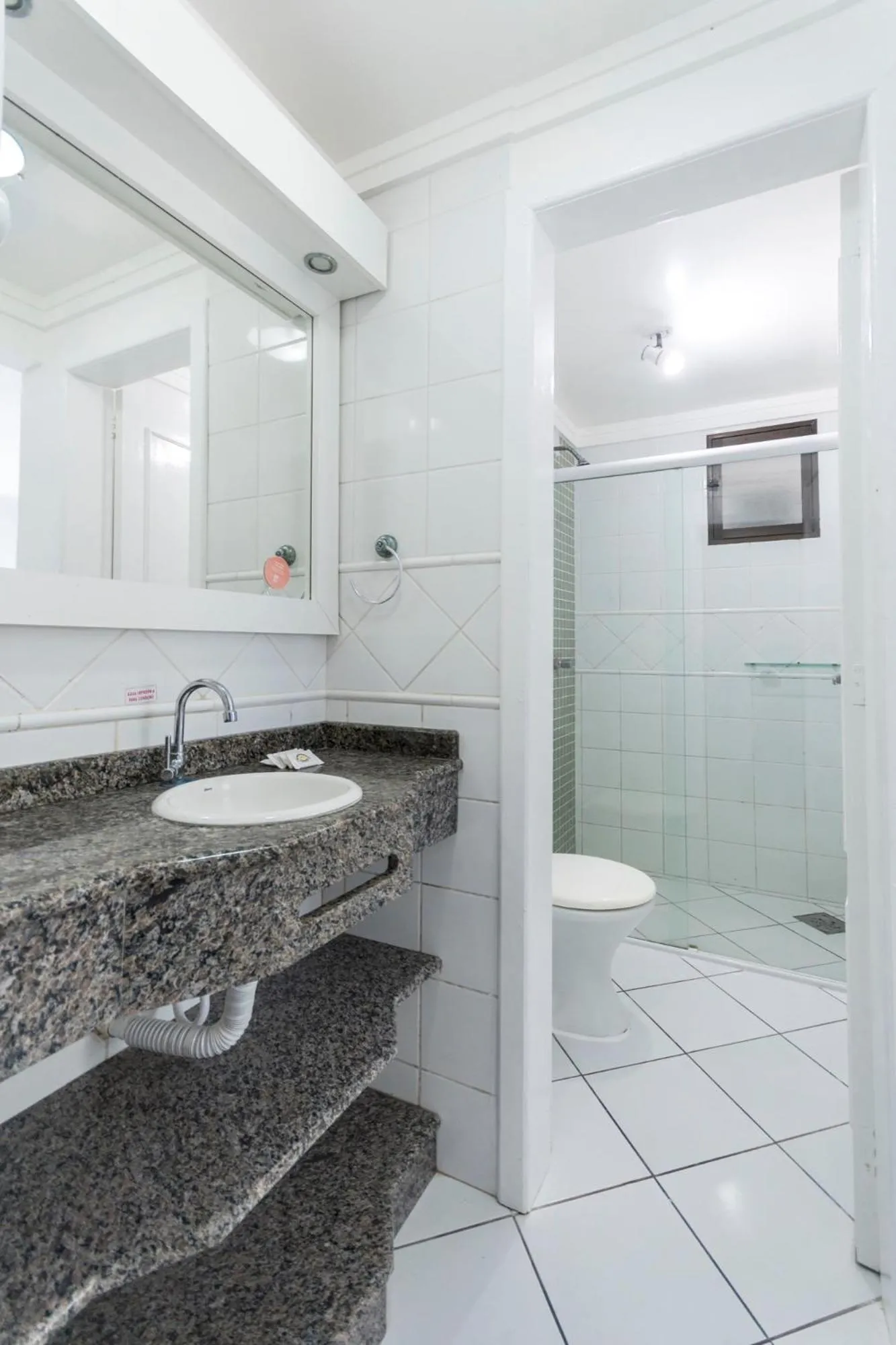 Bathroom in Bombinhas Tourist Apart