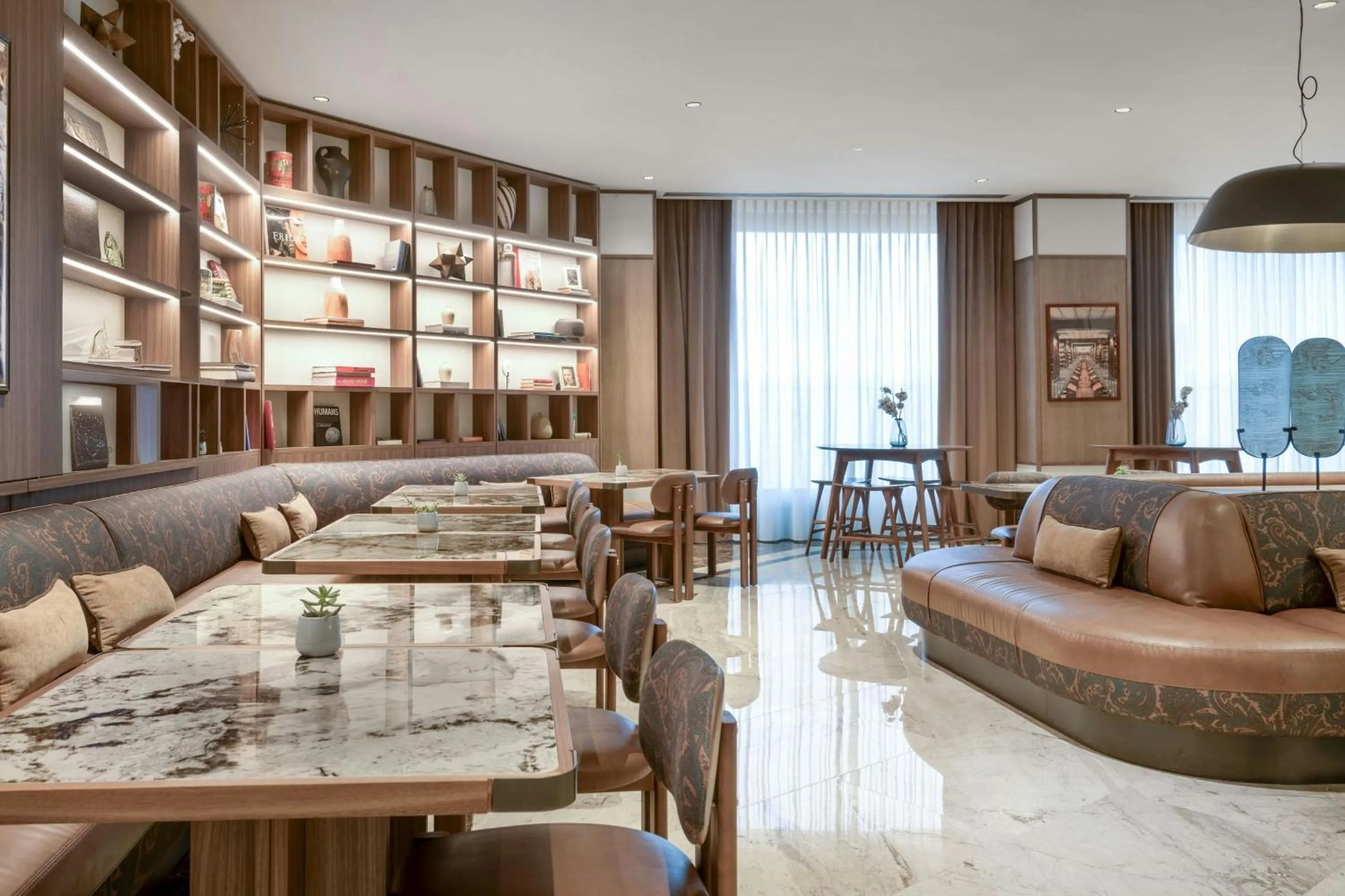 Lounge or bar in AC Hotel Milano by Marriott