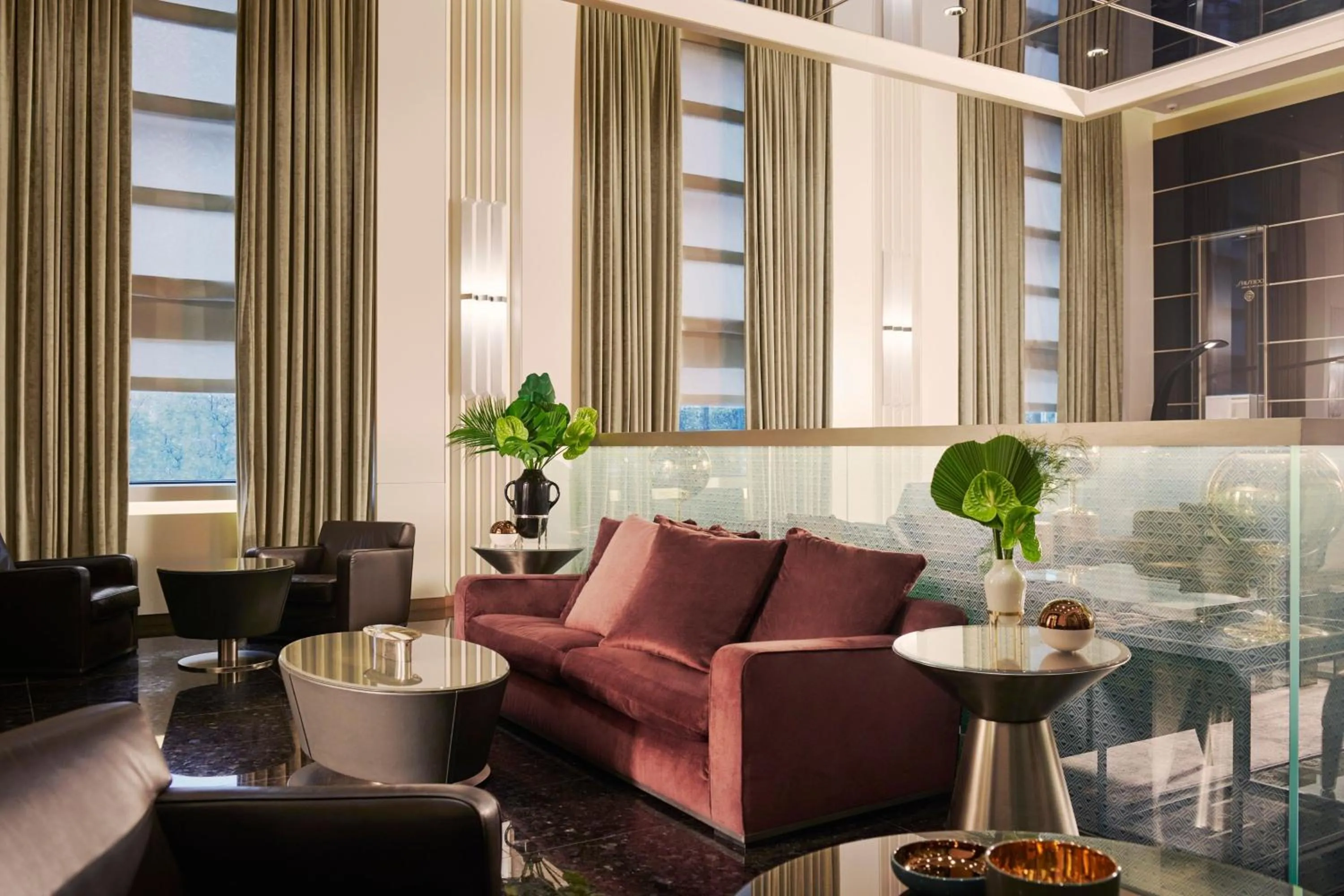 Lounge or bar in Excelsior Hotel Gallia, a Luxury Collection Hotel, Milan