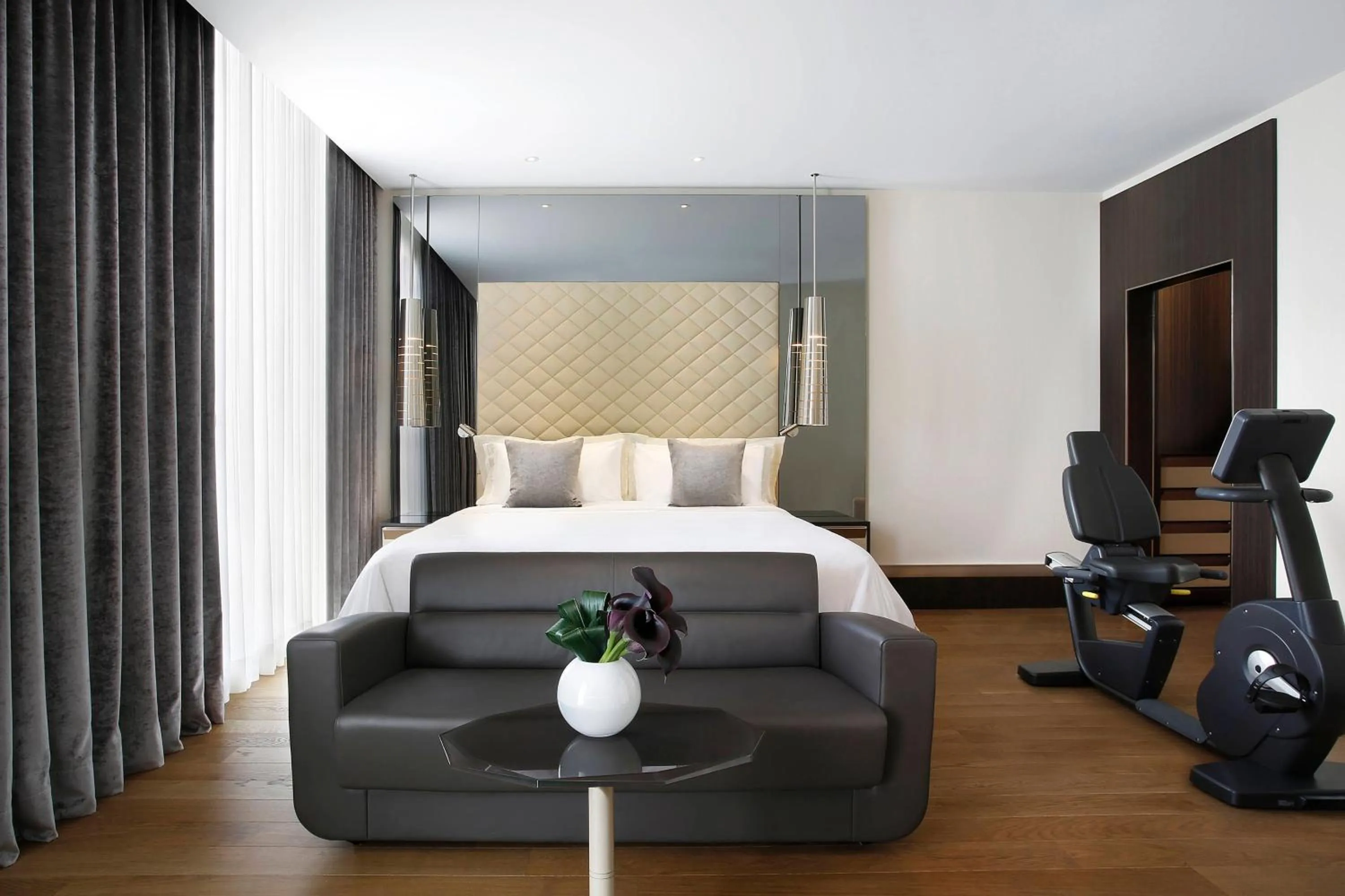 Bedroom, Bed in Excelsior Hotel Gallia, a Luxury Collection Hotel, Milan