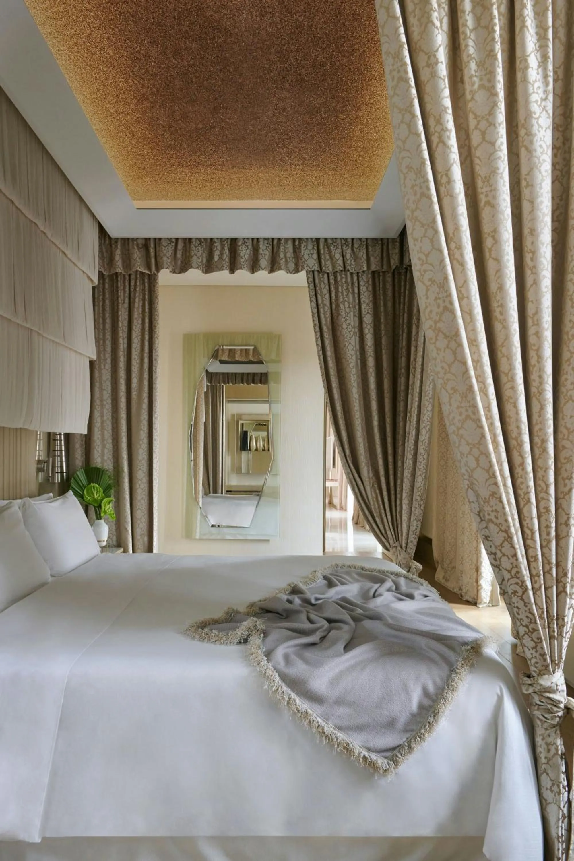 Photo of the whole room, Bed in Excelsior Hotel Gallia, a Luxury Collection Hotel, Milan