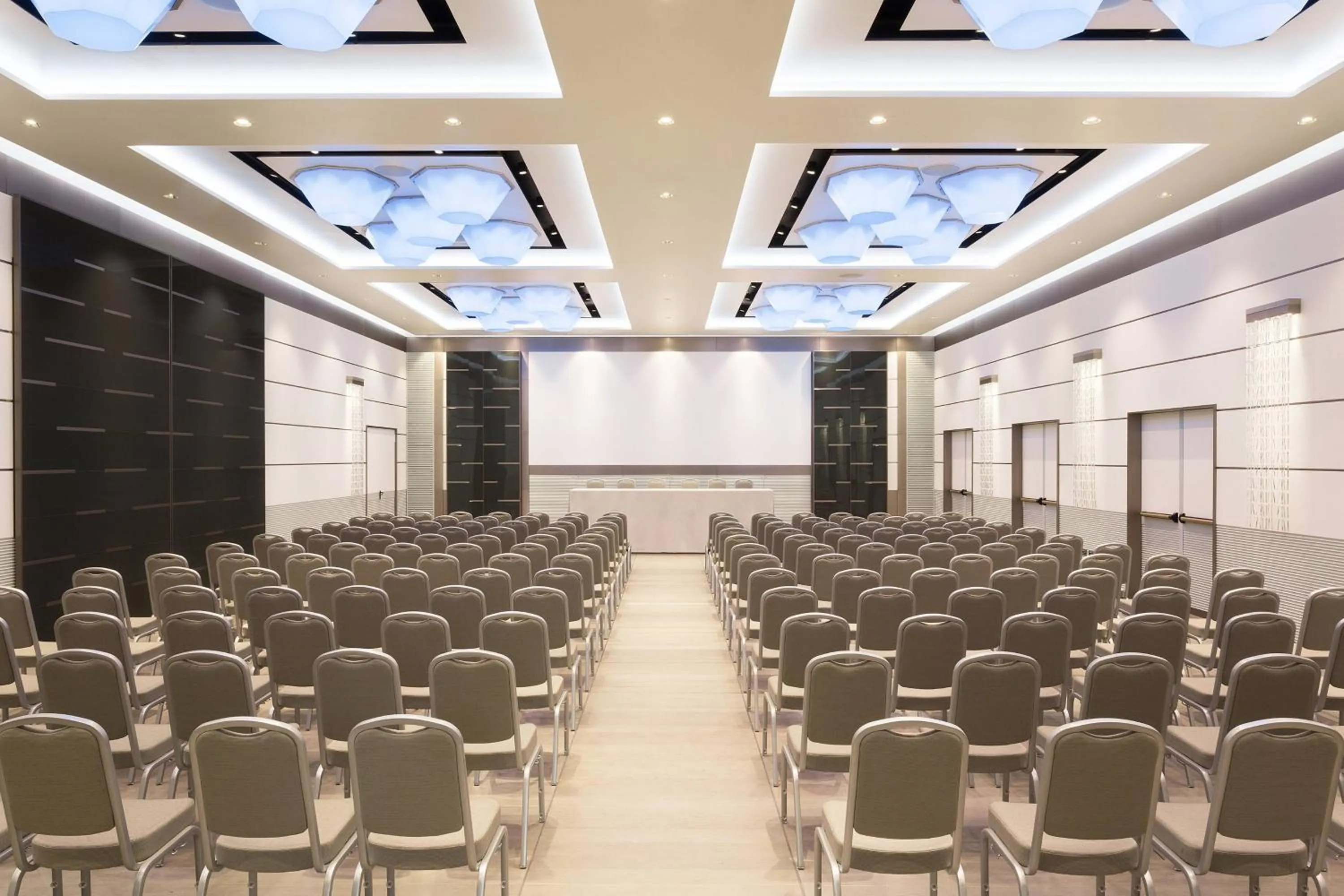 Entertainment in Excelsior Hotel Gallia, a Luxury Collection Hotel, Milan