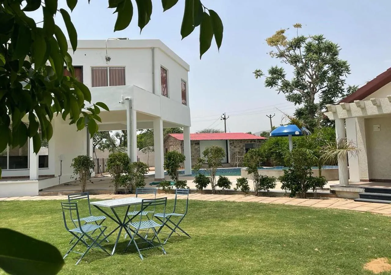 Property building in Las Cabanas Resort