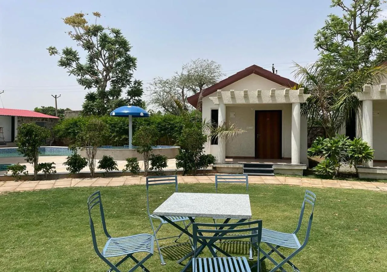 Property building in Las Cabanas Resort