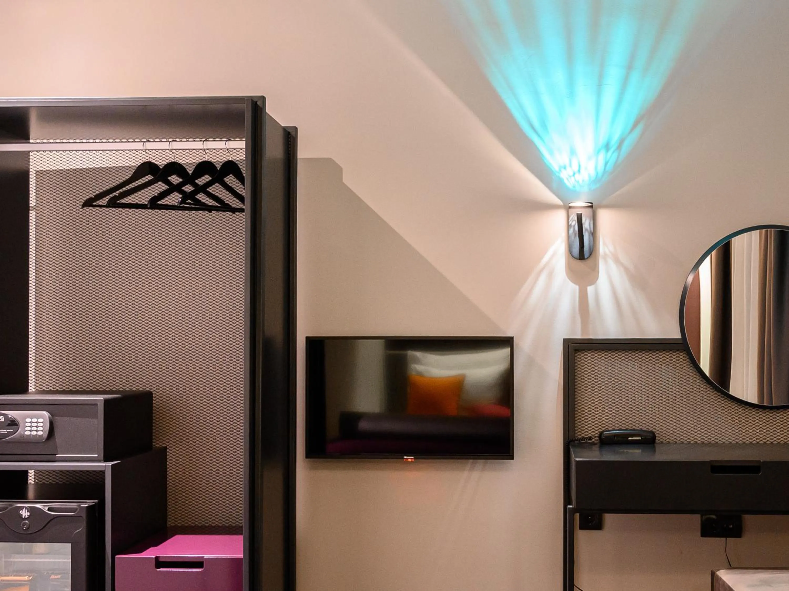 TV and multimedia in ArtLoft Garni Hotel