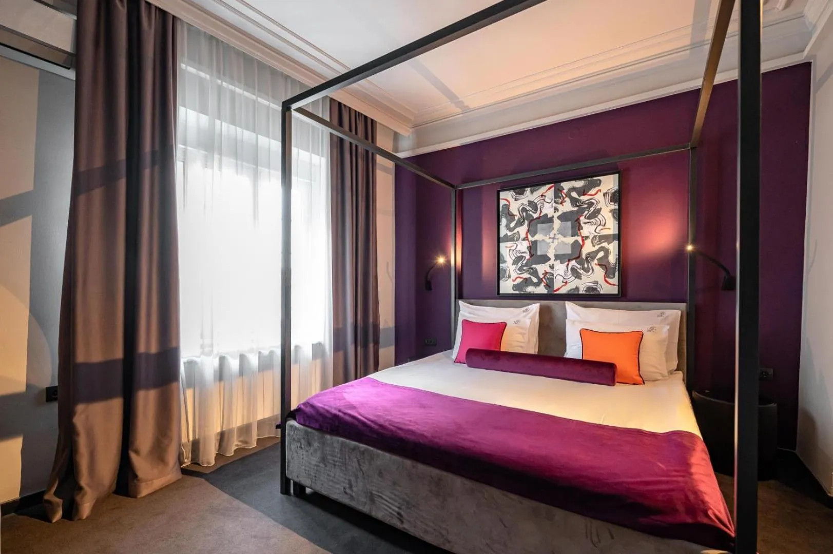 Bed in ArtLoft Garni Hotel