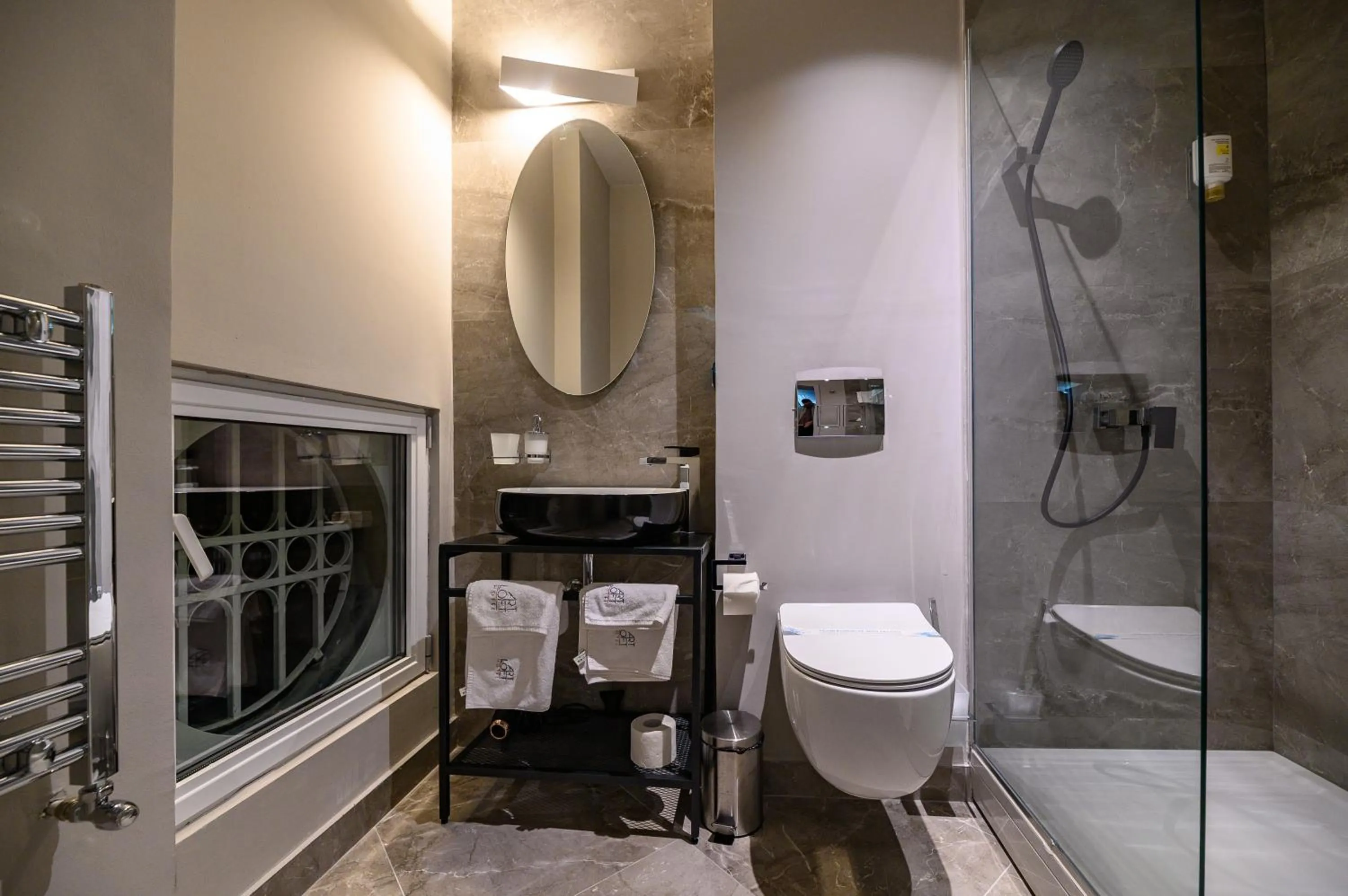 Shower in ArtLoft Garni Hotel