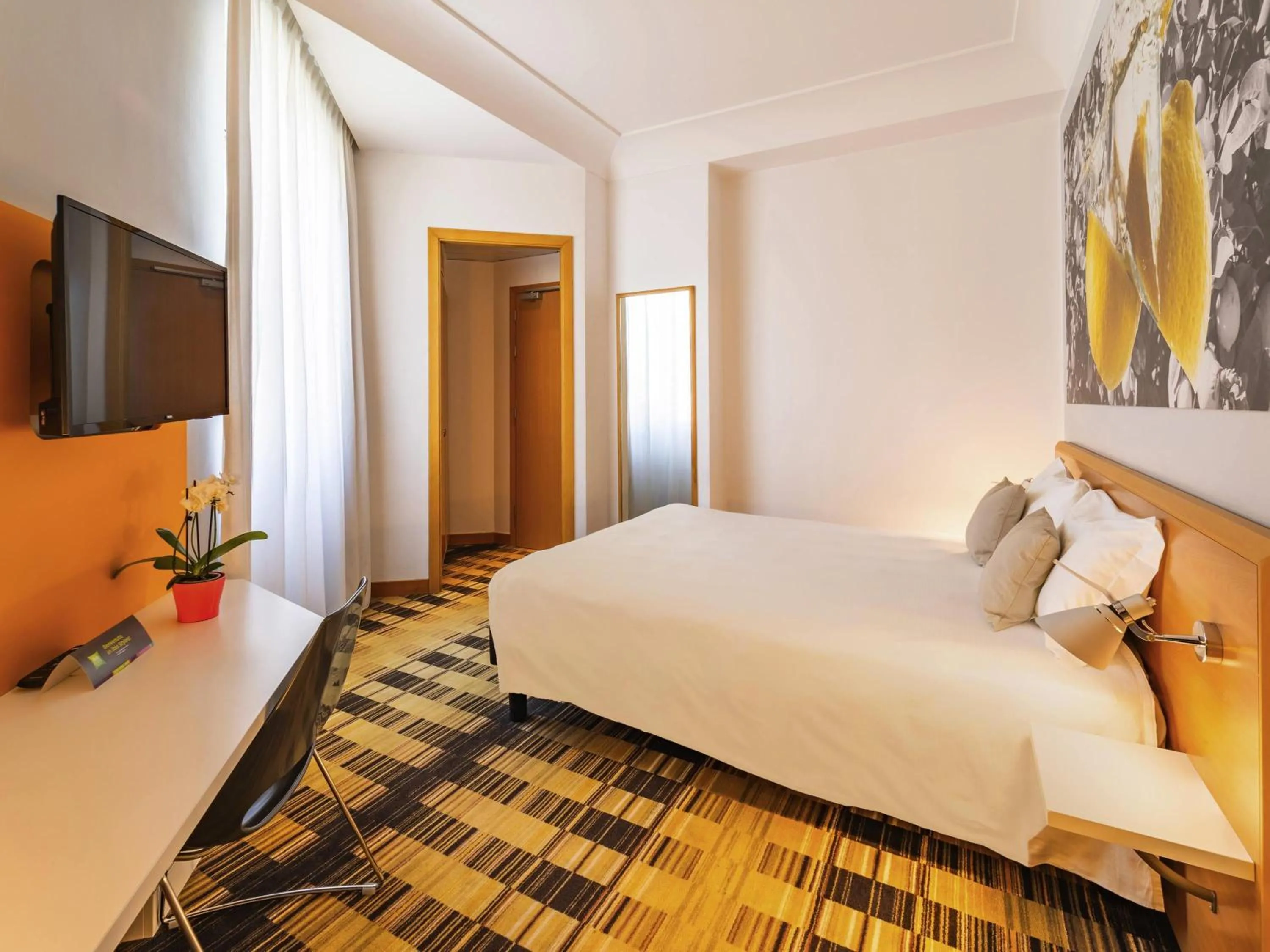 Bedroom, Bed in Ibis Styles Napoli Garibaldi